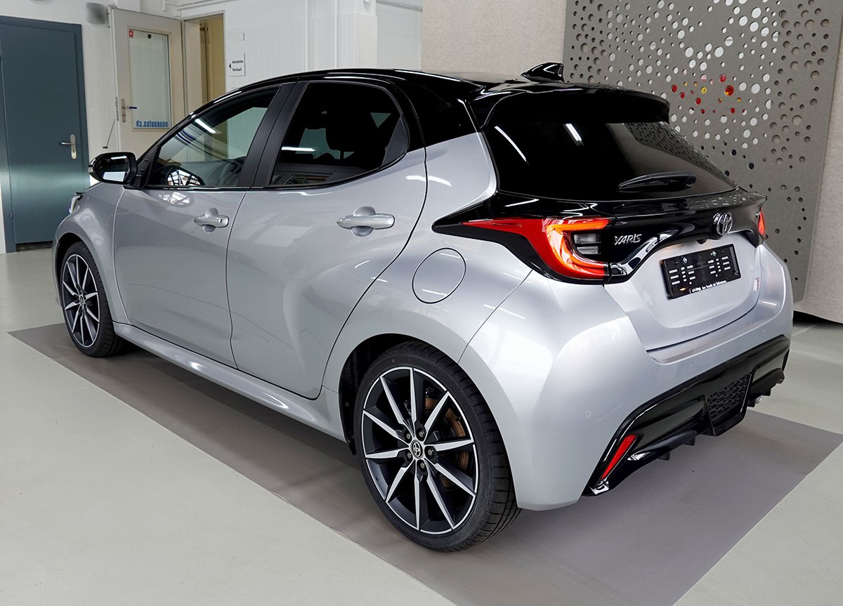 TOYOTA Yaris 1.5 GR Sport e-CVT Panoramaglasdach, JBL, Head-Up Display-showroom-element-2