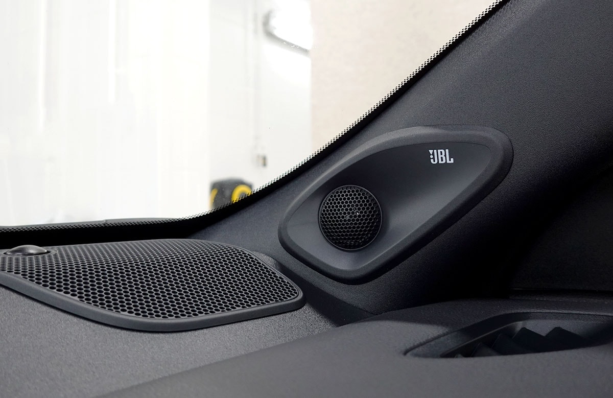 TOYOTA Yaris 1.5 GR Sport e-CVT Panoramaglasdach, JBL, Head-Up Display-image-12