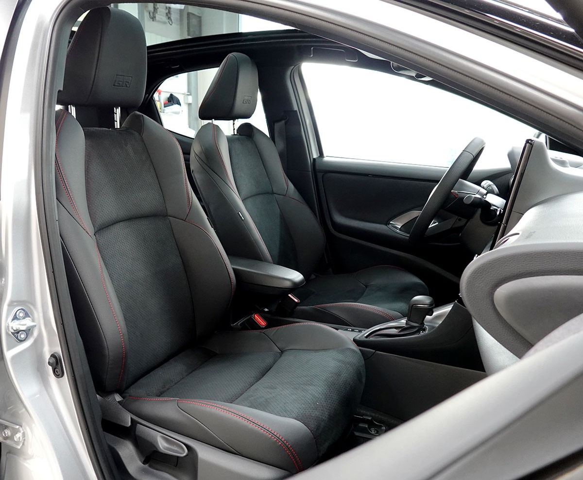 TOYOTA Yaris 1.5 GR Sport e-CVT Panoramaglasdach, JBL, Head-Up Display-showroom-element-3