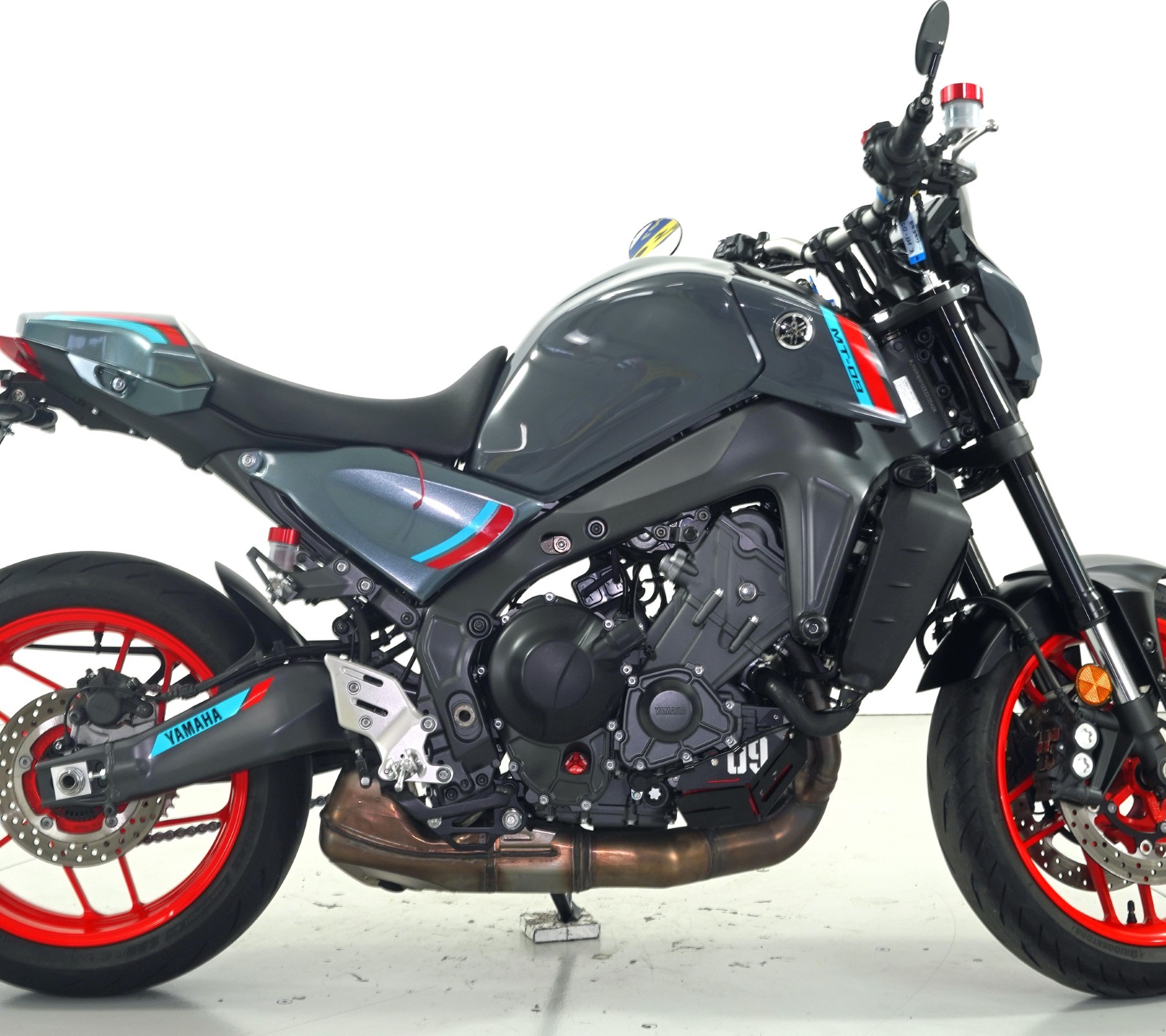 YAMAHA MT-09-image-3