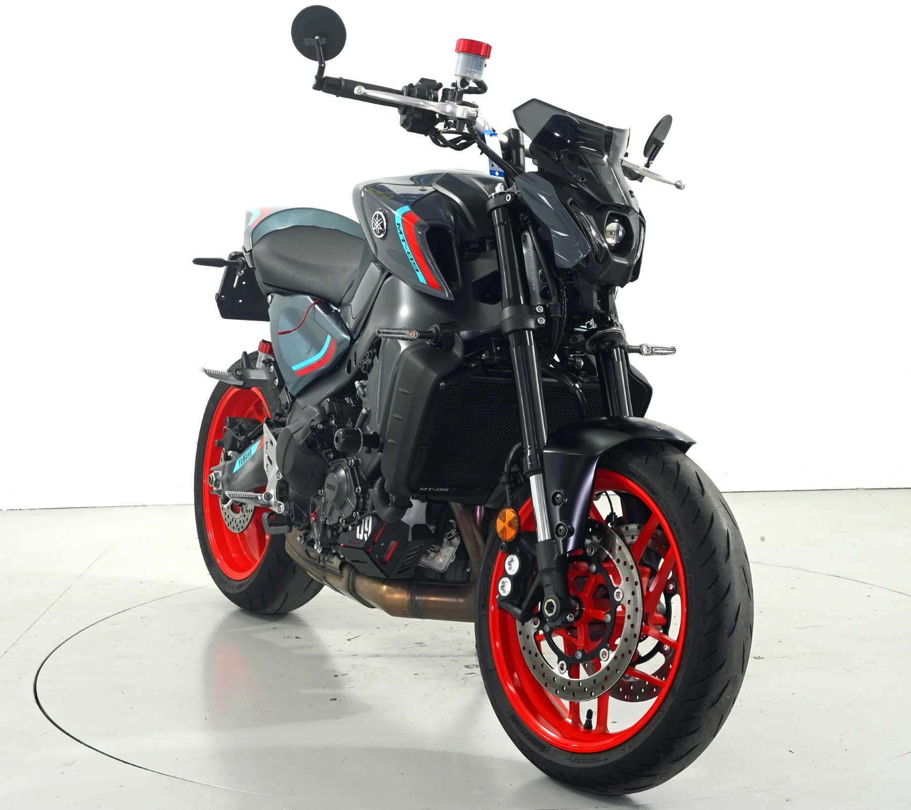 YAMAHA MT-09-image-1