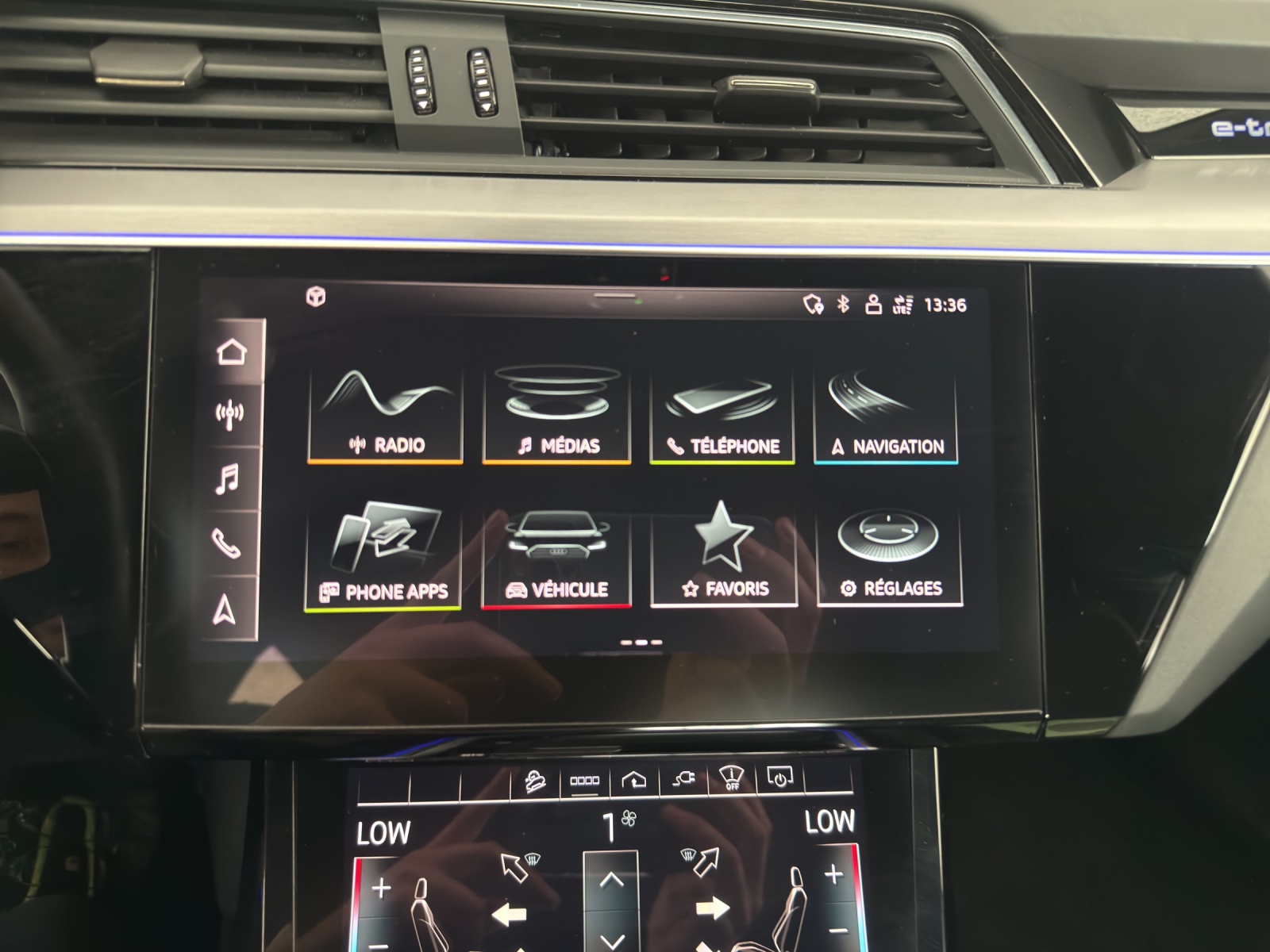 AUDI e-tron 55 Sportback S Line Black Edition quattro-image-16