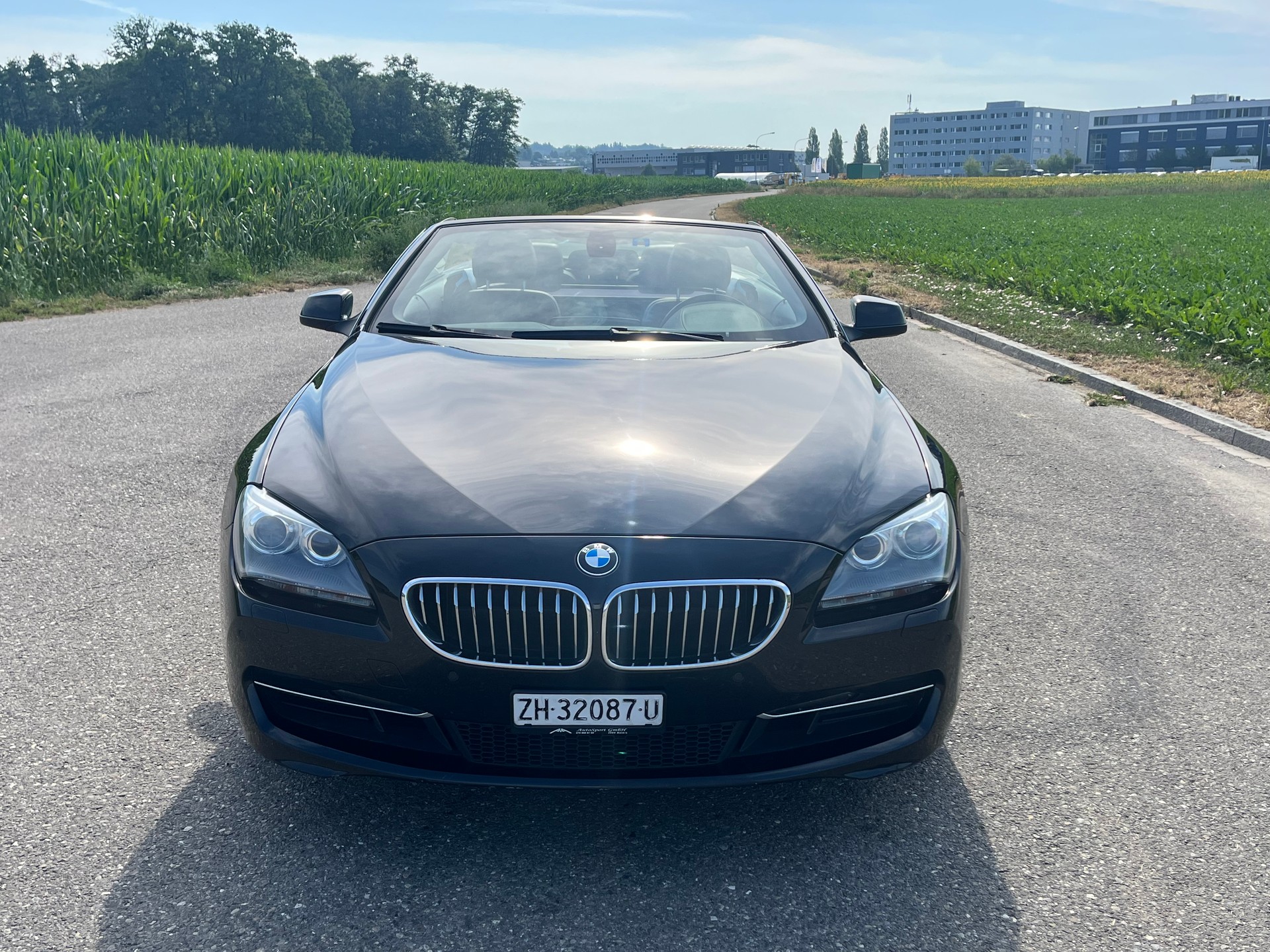 BMW 640i Cabrio-image-3