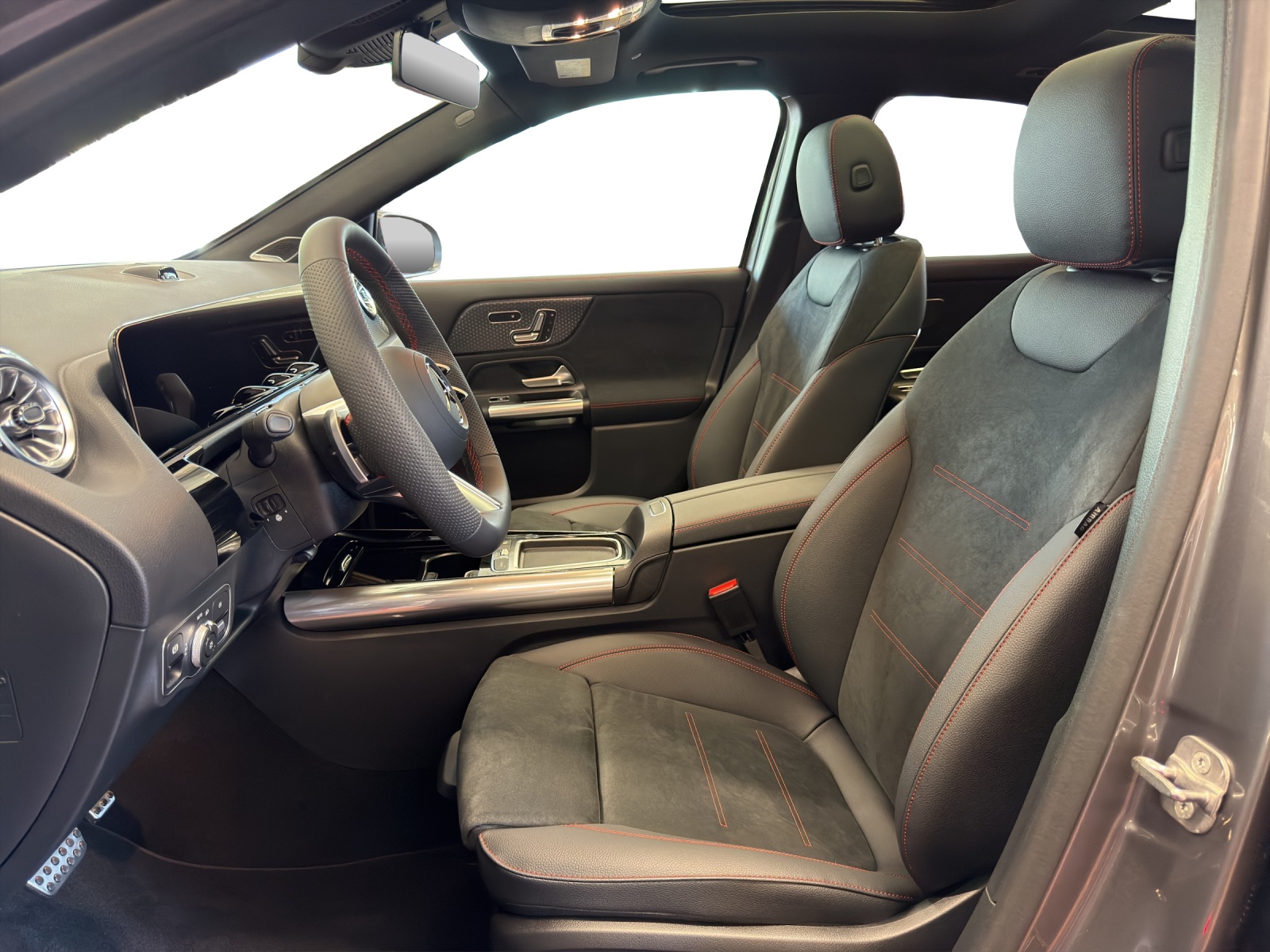 MERCEDES-BENZ GLA 250 4Matic Swiss Star-image-8