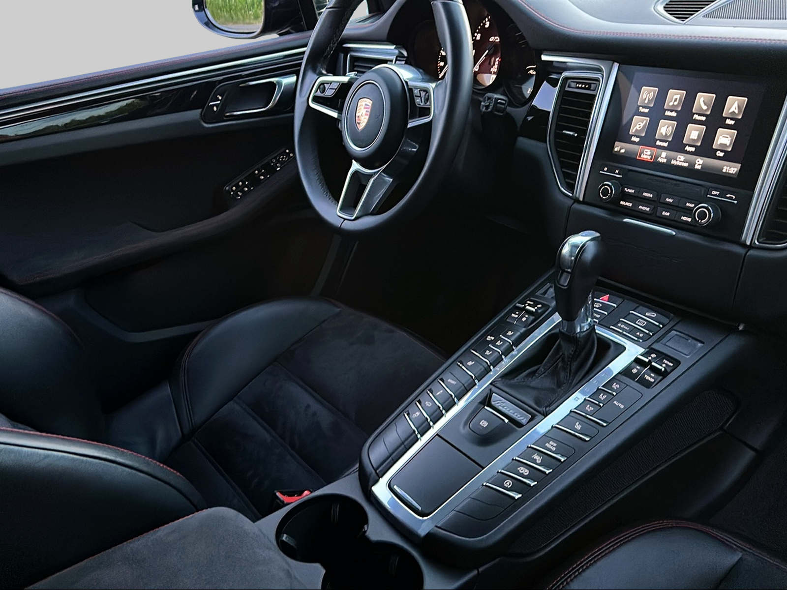 PORSCHE Macan GTS PDK-image-16