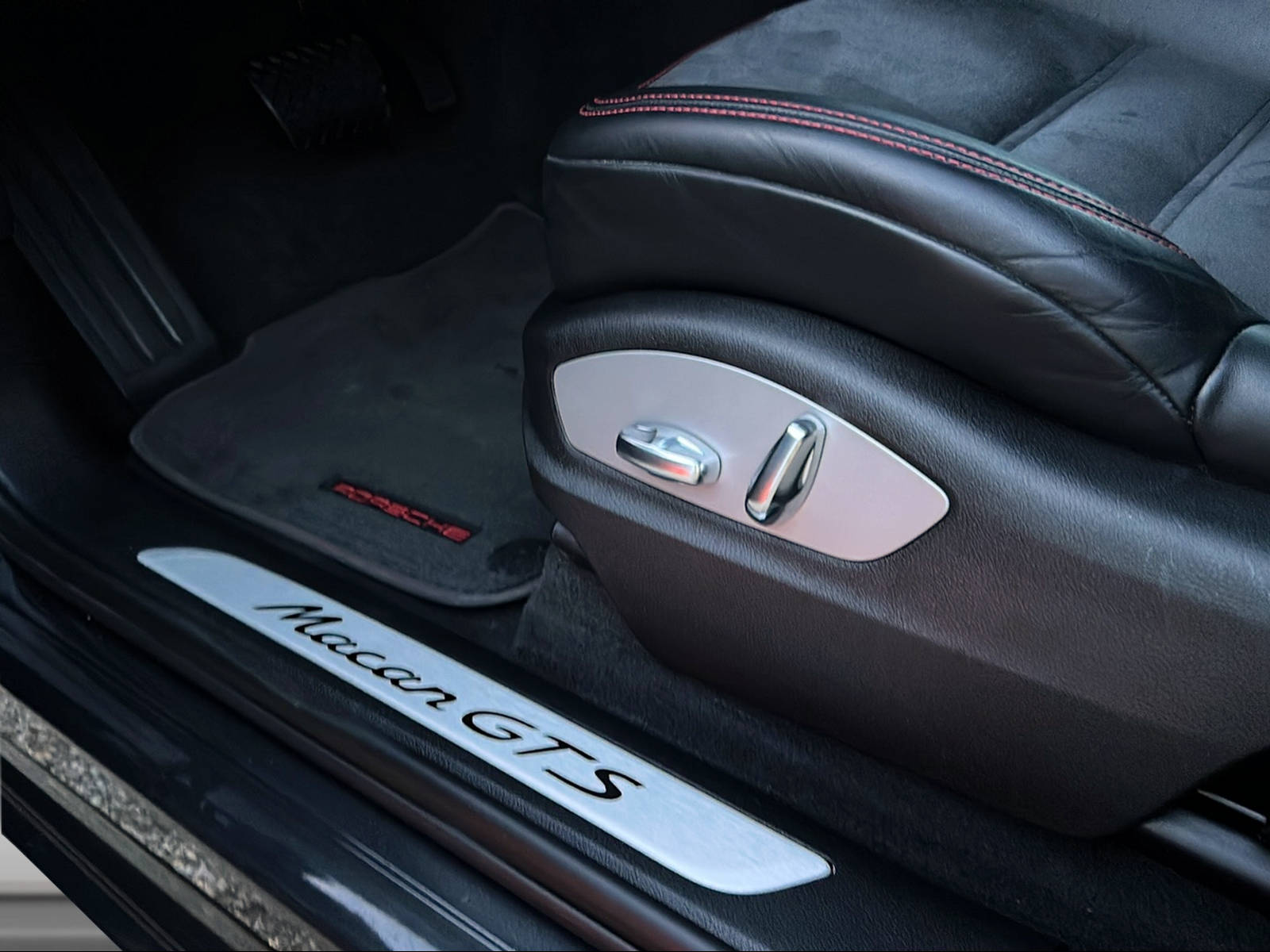 PORSCHE Macan GTS PDK-image-14