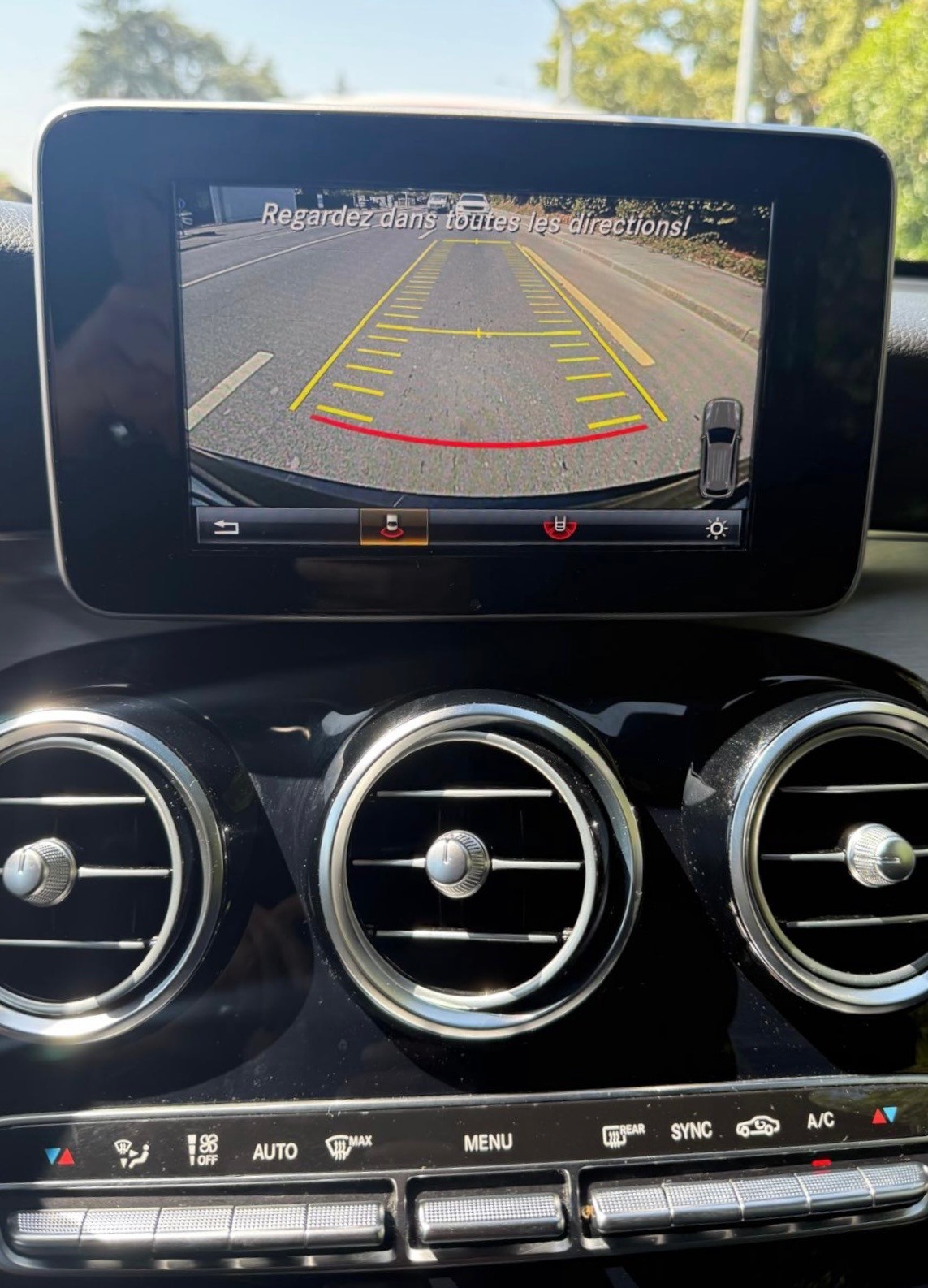 MERCEDES-BENZ GLC 250 AMG Line 4Matic 9G-Tronic-image-14