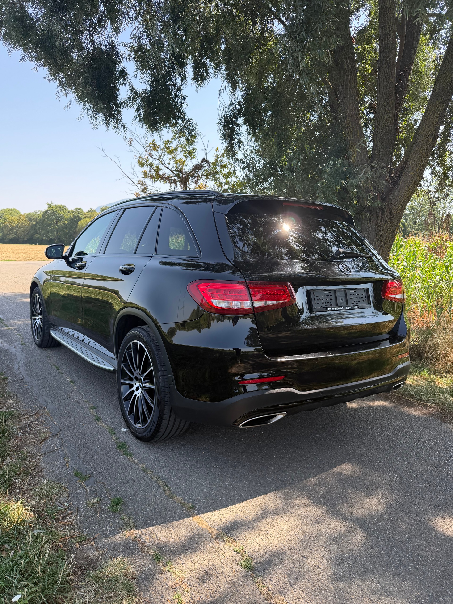 MERCEDES-BENZ GLC 250 AMG Line 4Matic 9G-Tronic-image-3