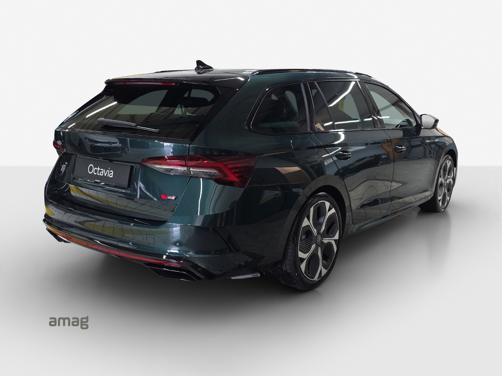 SKODA Octavia Combi 2.0 TSI DSG RS 30 Years Edition-image-4