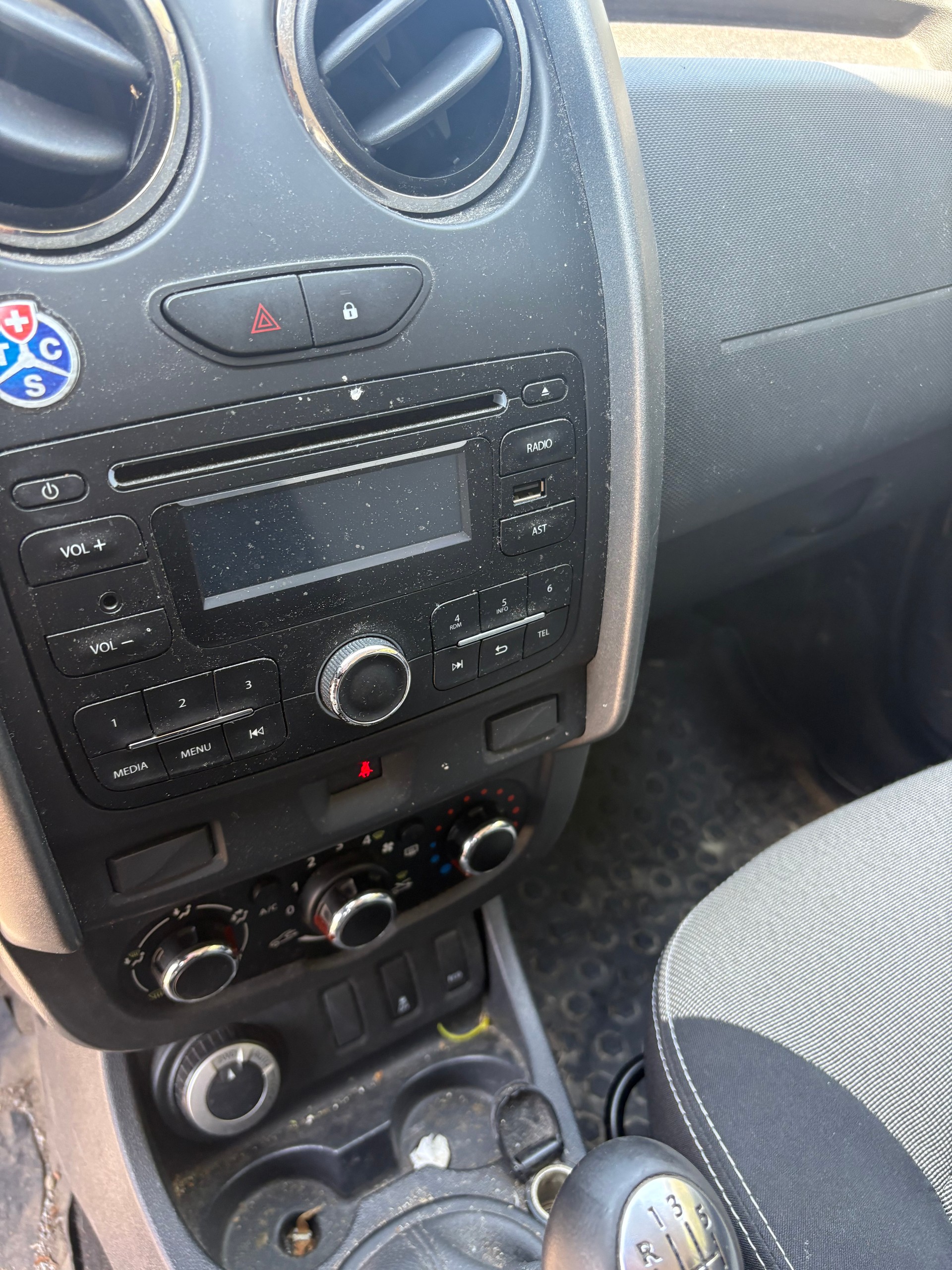 DACIA Duster 1.6 Lauréate 4x4-image-11