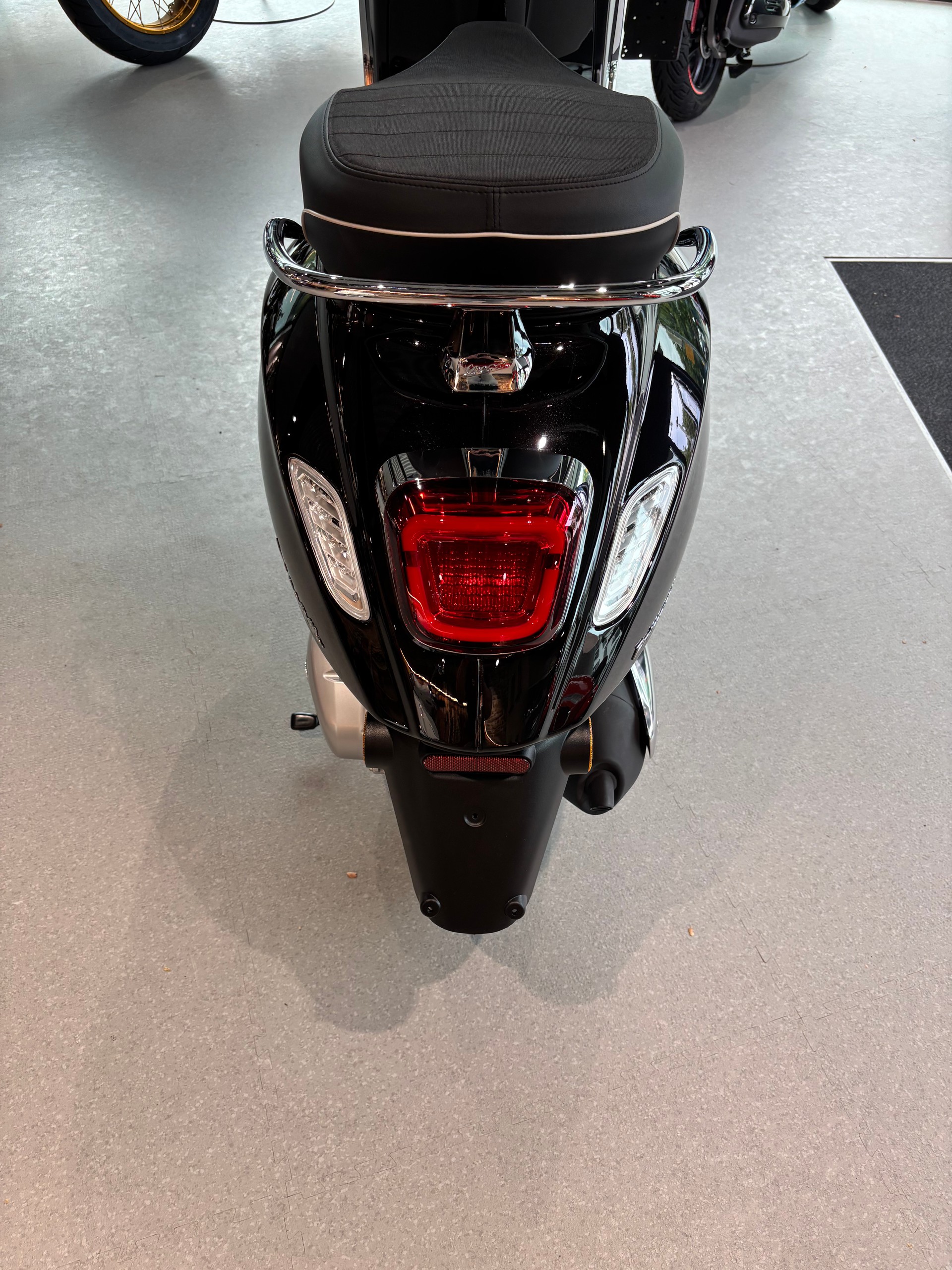 PIAGGIO Vespa 125 Primavera Euro 5+-image-9