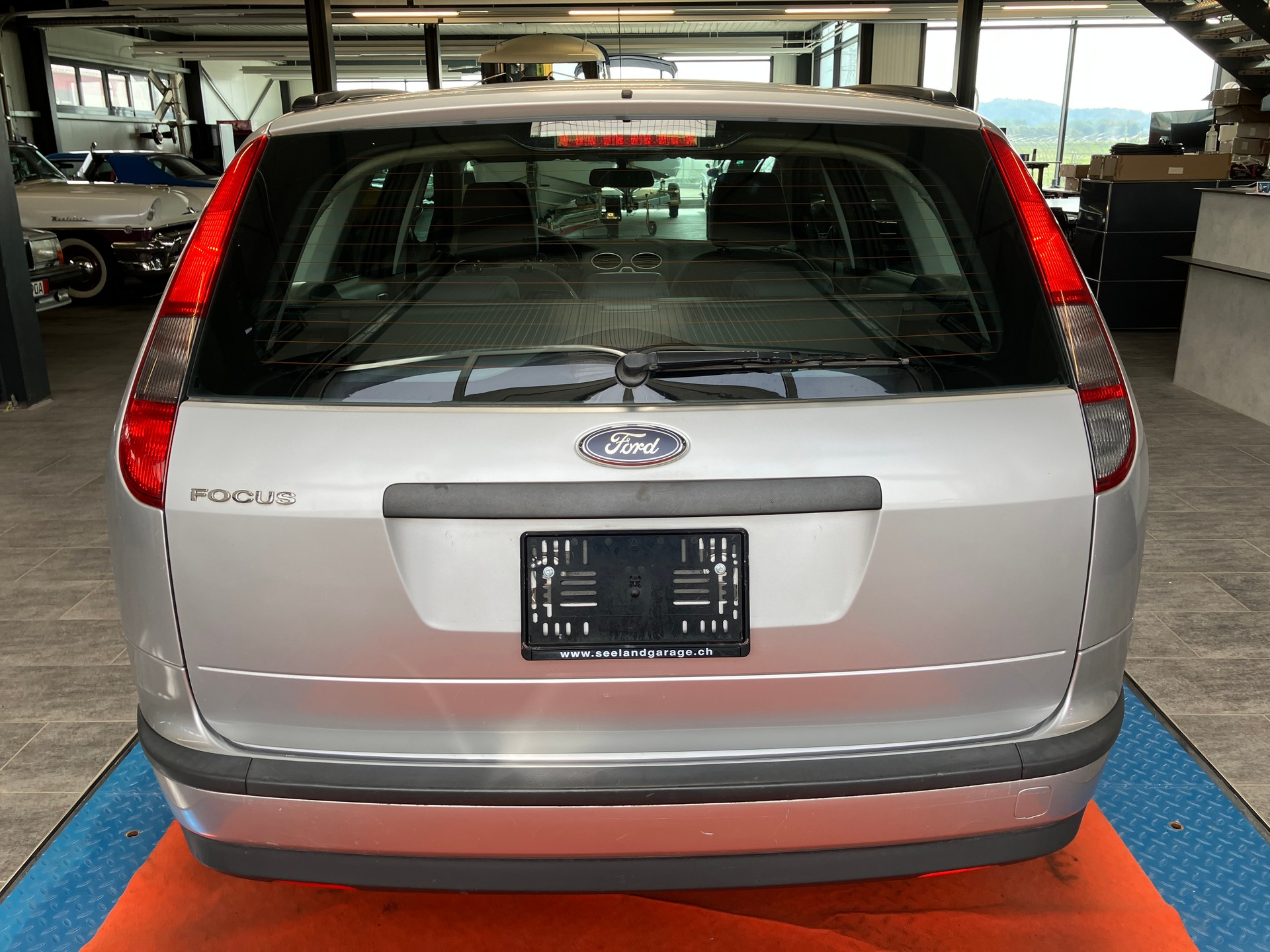 FORD Focus 1.6i Carving Automatic-showroom-element-3
