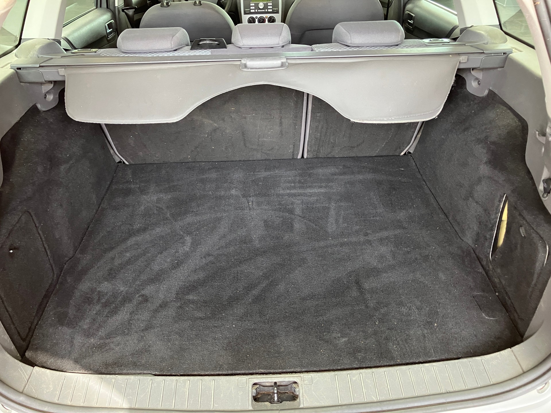 FORD Focus 1.6i Carving Automatic-image-16