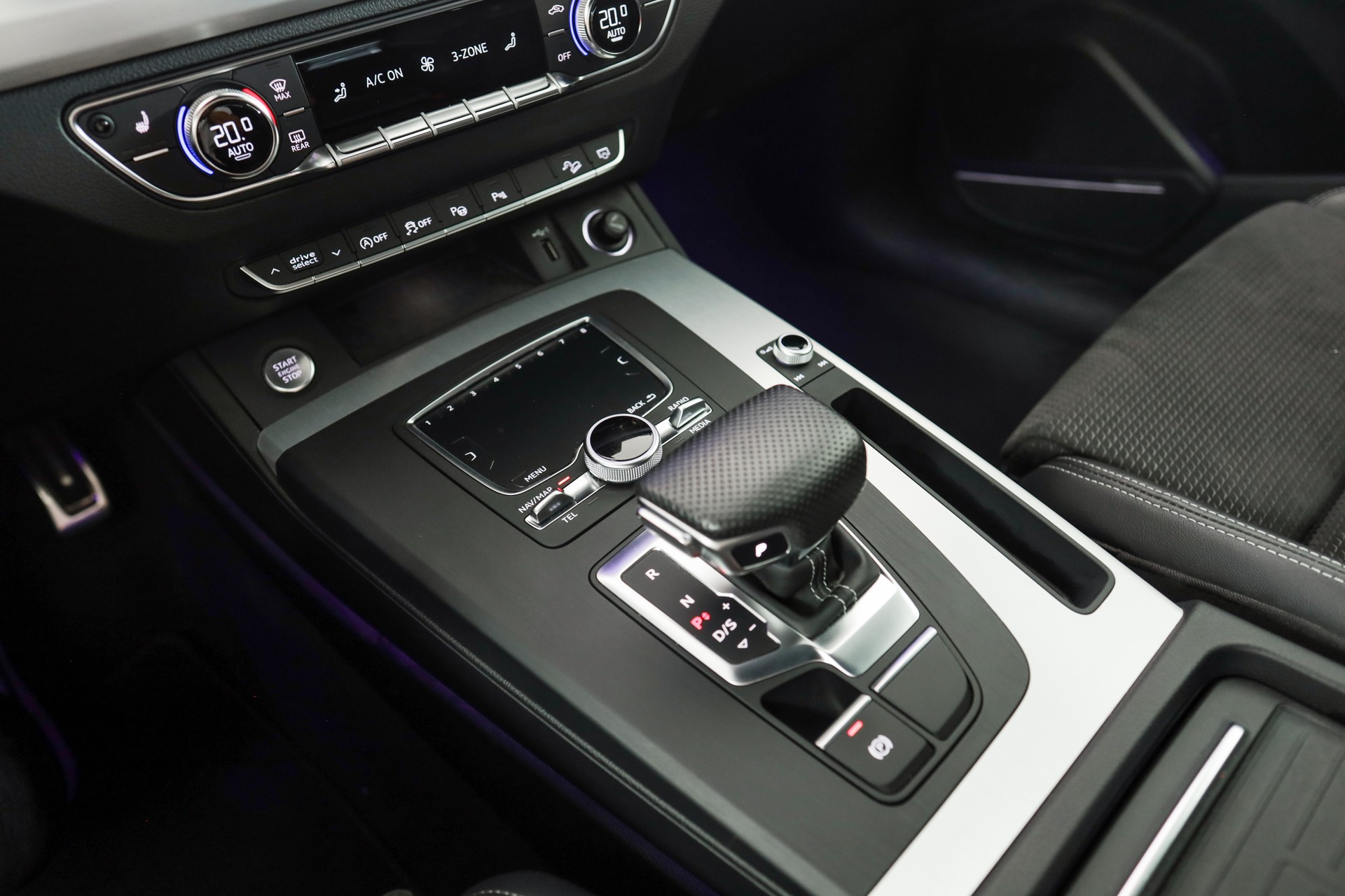 AUDI Q5 45 TFSI sport quattro S-tronic * Daytona * Pack S-Line-image-19