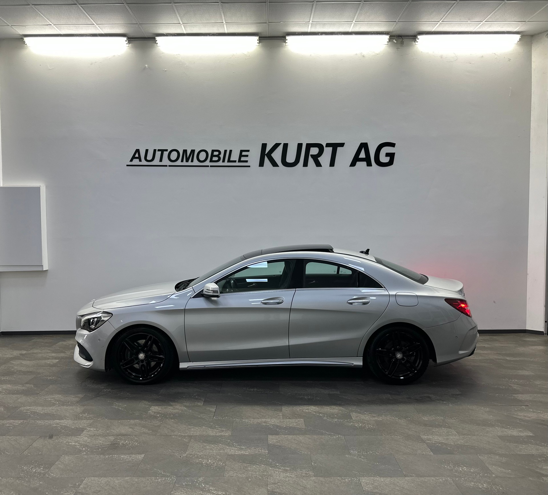 MERCEDES-BENZ CLA 250 AMG Line 7G-DCT 4Matic-showroom-element-2