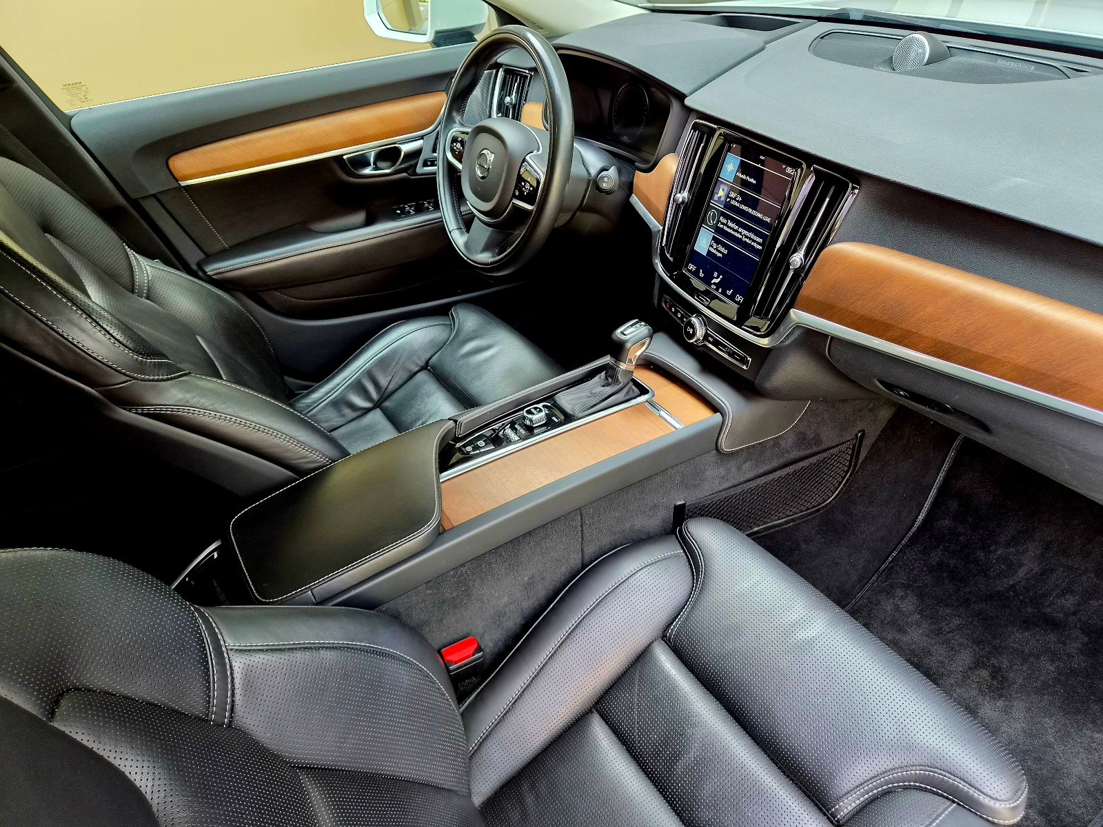 VOLVO 2.0 D5 Inscription AWD-image-2