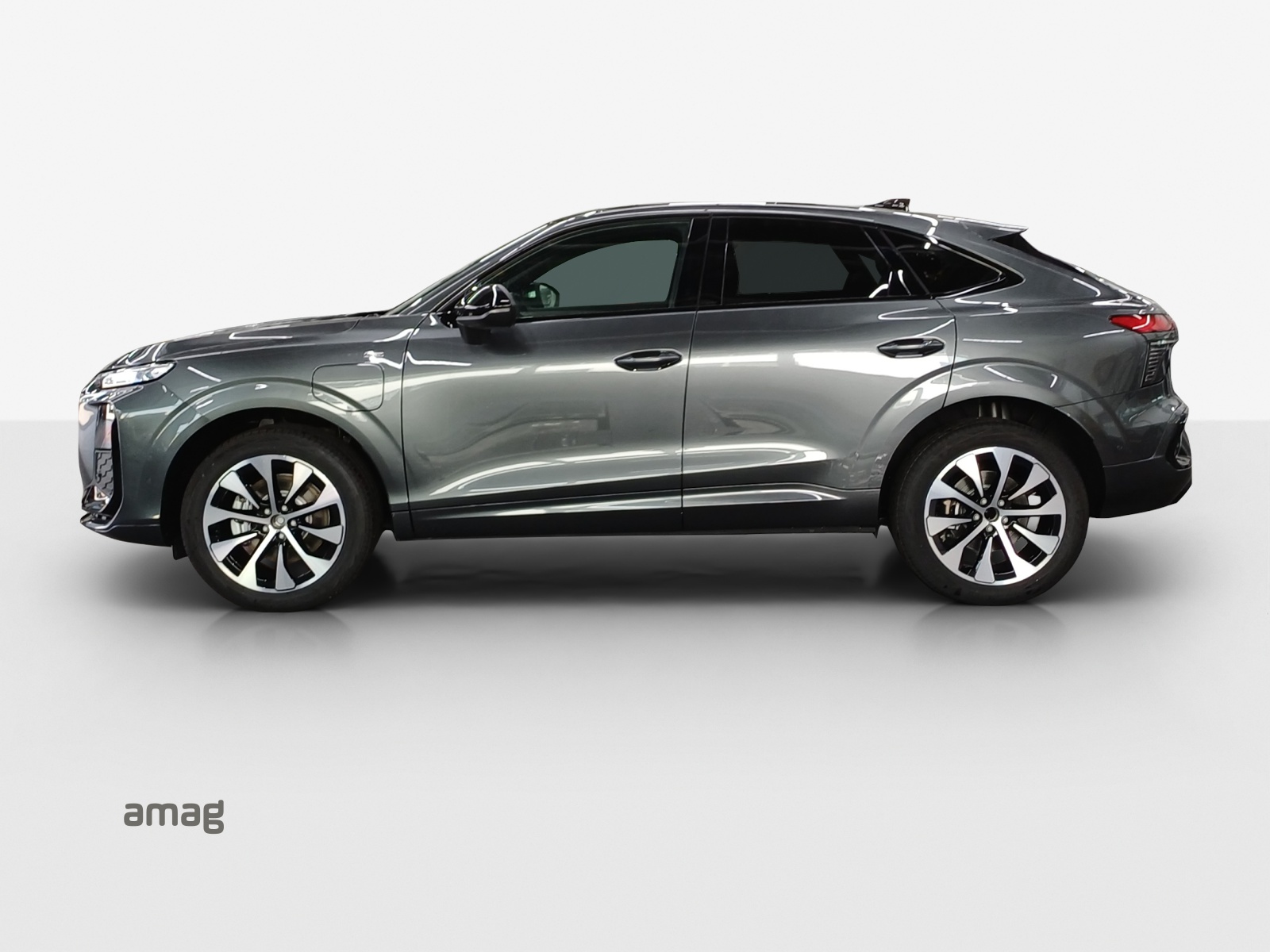 AUDI Q3 Sportback e-hybrid 200 kW S tronig-showroom-element-1