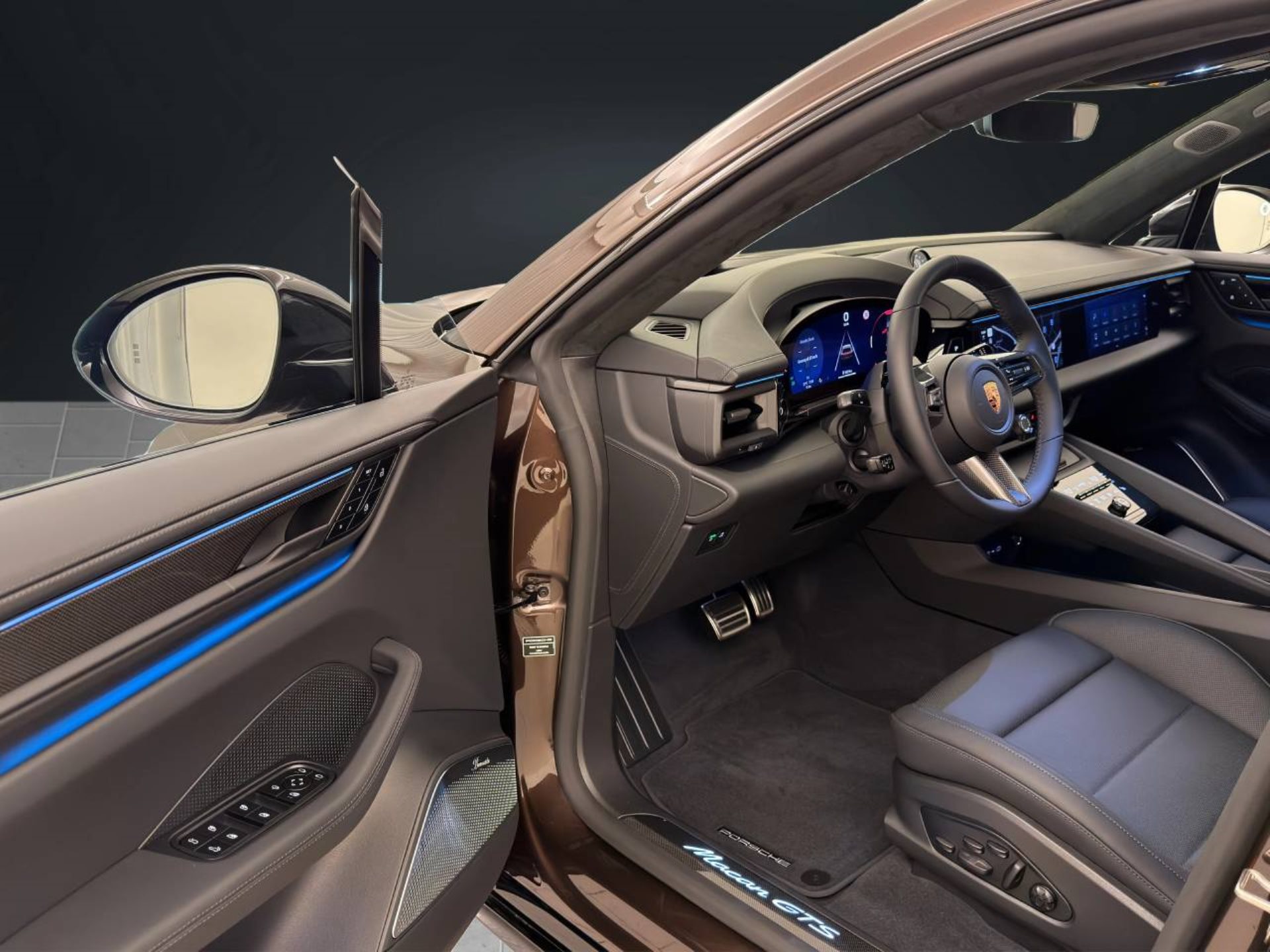 PORSCHE Macan GTS-showroom-element-3