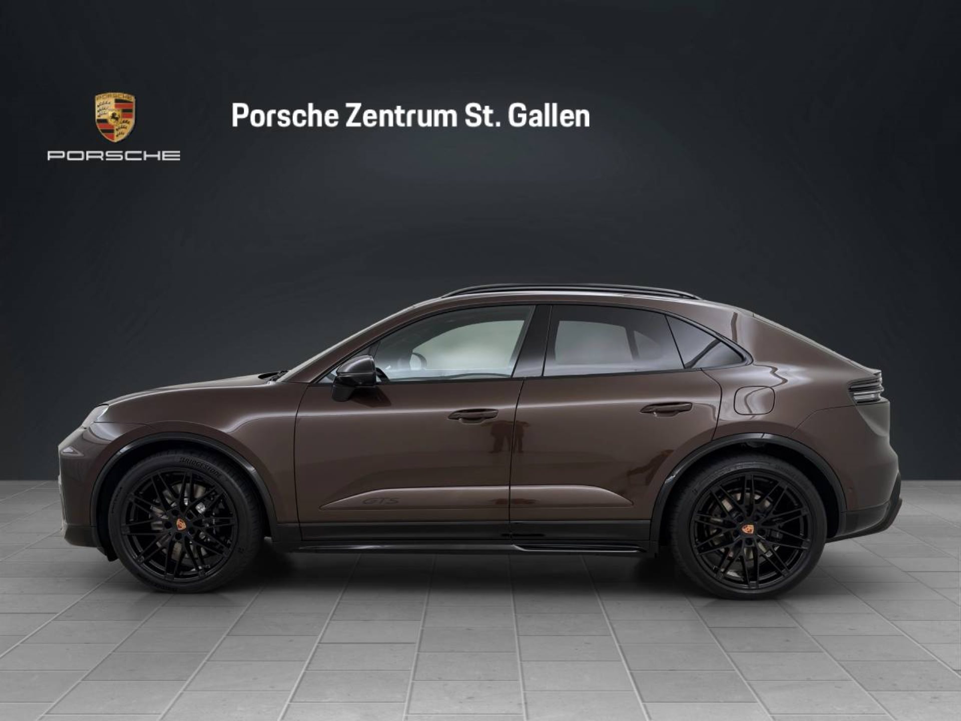 PORSCHE Macan GTS-showroom-element-1