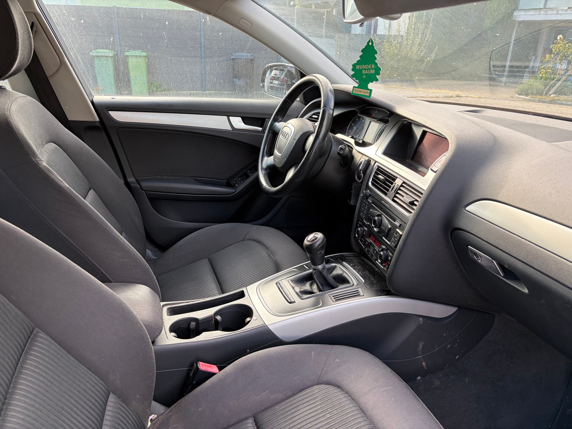 AUDI A4 Avant 1.8 TFSI quattro-image-9