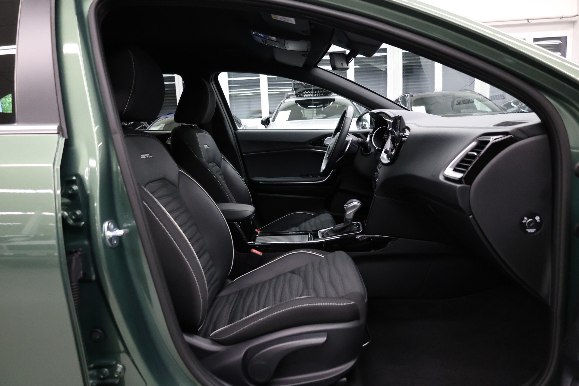 KIA Ceed SW 1.5 T-GDi GT-Line-image-23