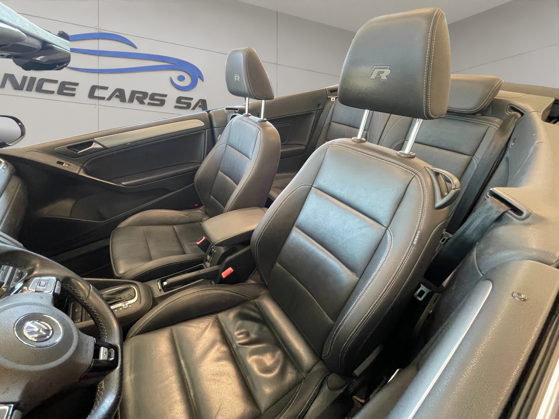 VW Golf Cabrio 2.0 TSI R DSG-image-10