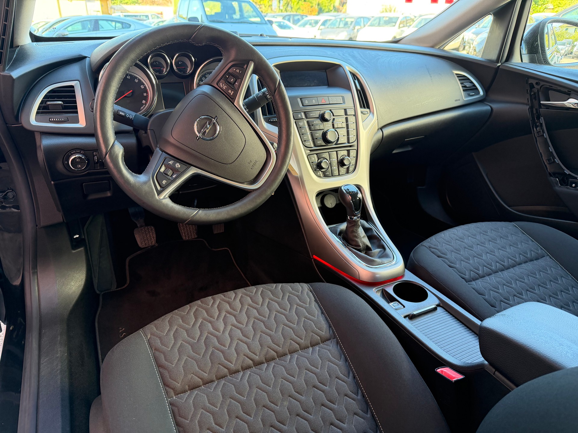OPEL Astra 1.4i 16V Turbo Active Edition-image-9