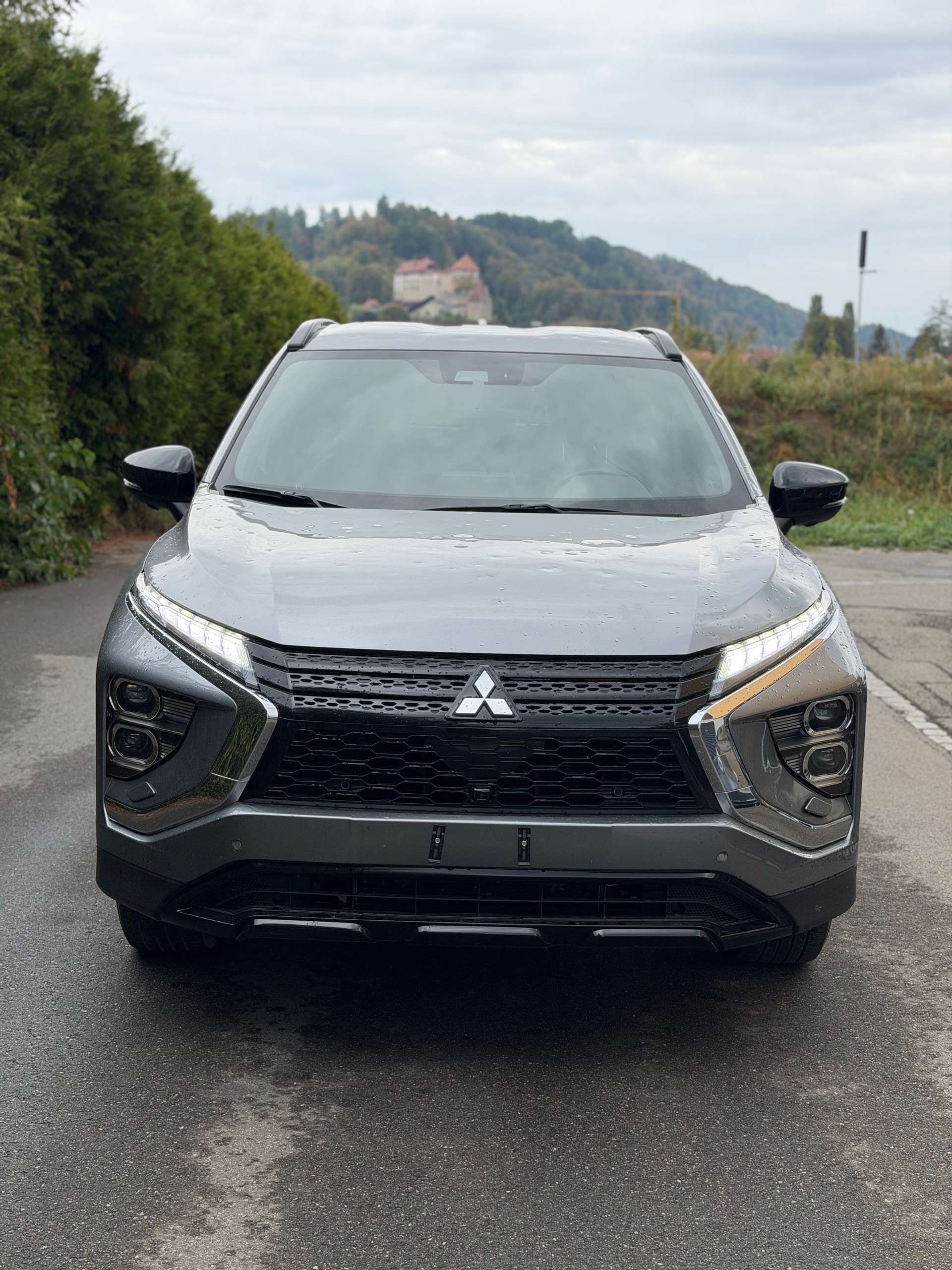 MITSUBISHI Eclipse Cross 2.4 PHEV Blackline 4WD-showroom-element-1