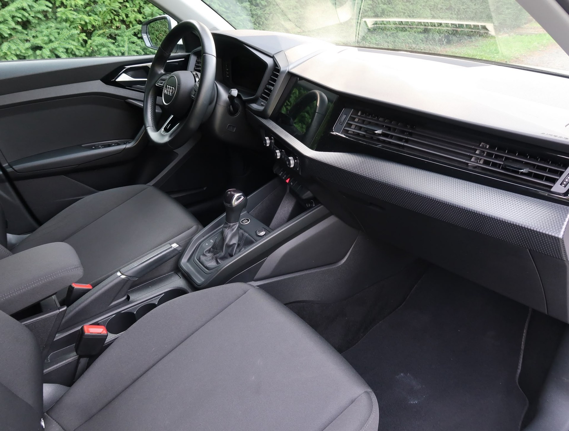 AUDI A1 Sportback 1.0 30 TFSI Attraction S-Tronic-image-13