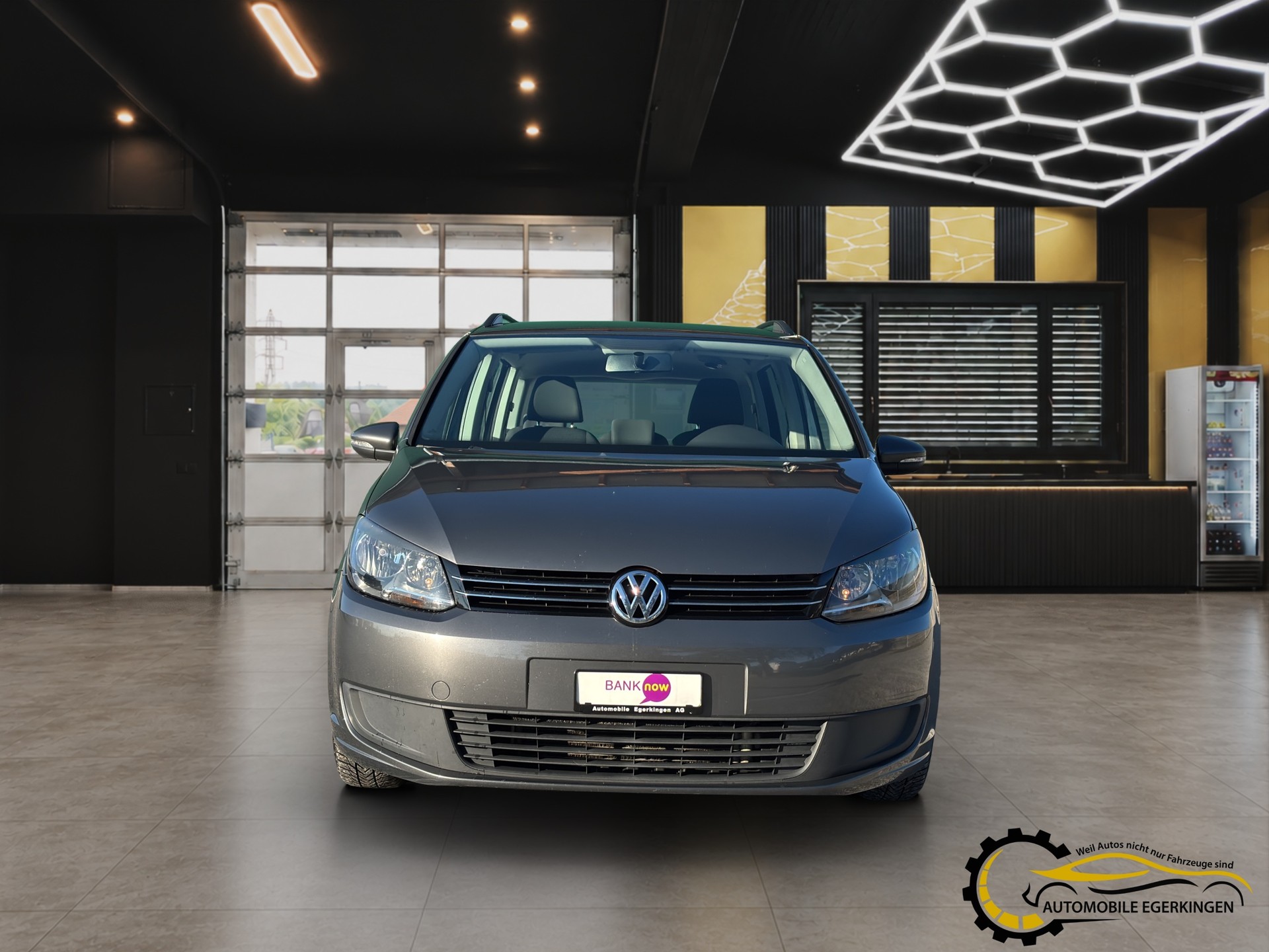 VW Touran 1.6 TDI Trendline-showroom-element-1