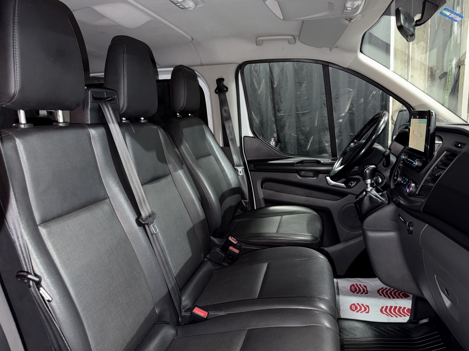 FORD Transit Custom 320 L1H1 Ambiente-image-12