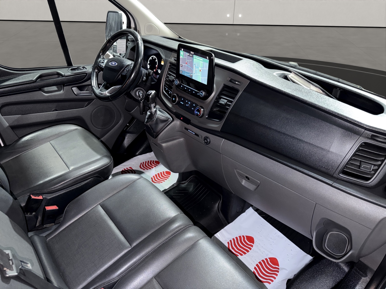 FORD Transit Custom 320 L1H1 Ambiente-image-10