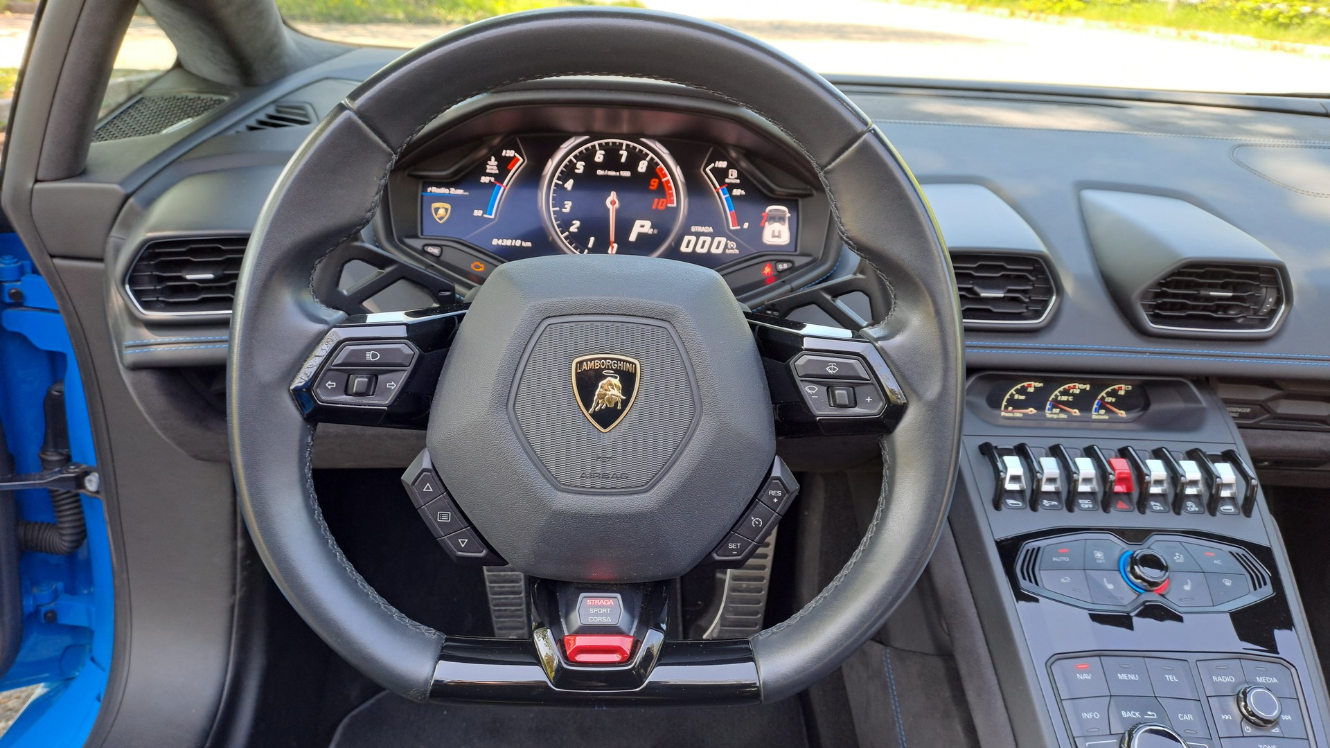 LAMBORGHINI Huracan LP610-4 Spyder DCT-image-15