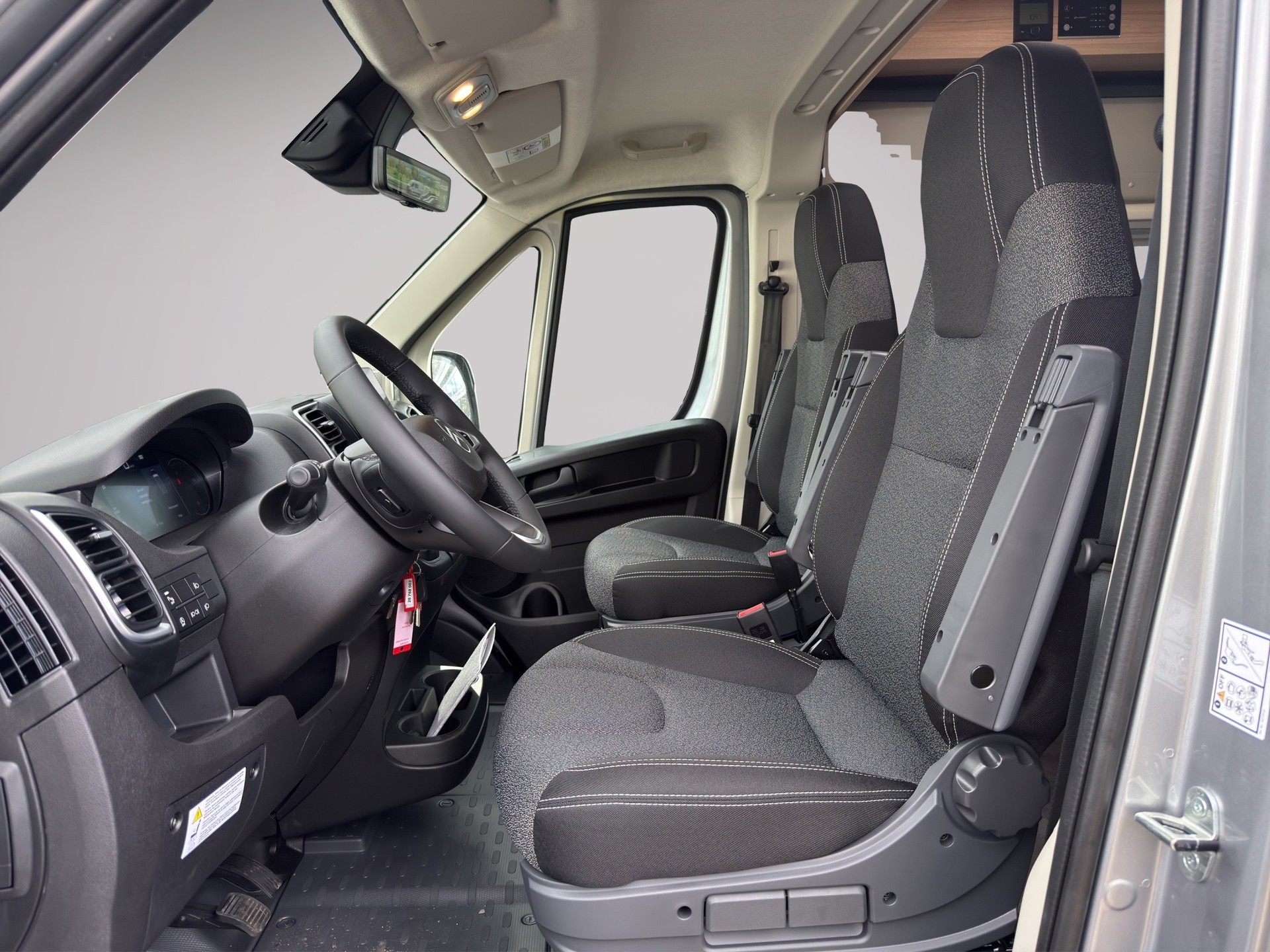 ROADCAR R600 Automatique (régulateur de vitesse adaptatif)-image-15
