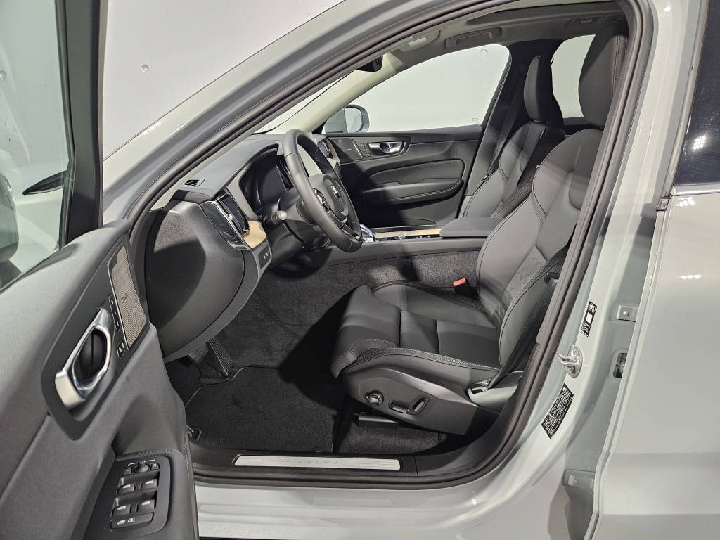VOLVO XC60 2.0 T8 TE Ultra Bright eAWD-image-10