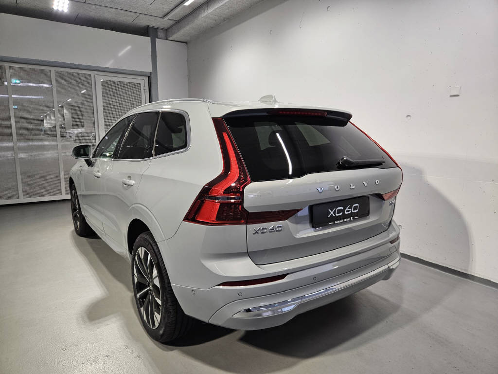 VOLVO XC60 2.0 T8 TE Ultra Bright eAWD-image-4