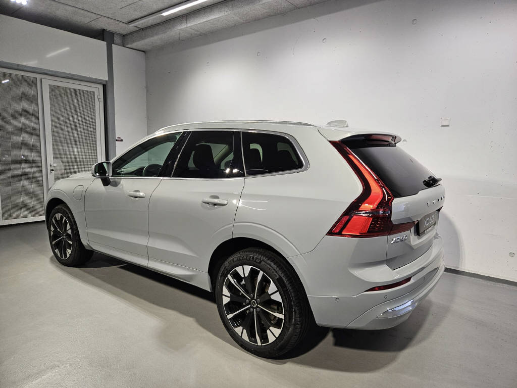 VOLVO XC60 2.0 T8 TE Ultra Bright eAWD-showroom-element-2