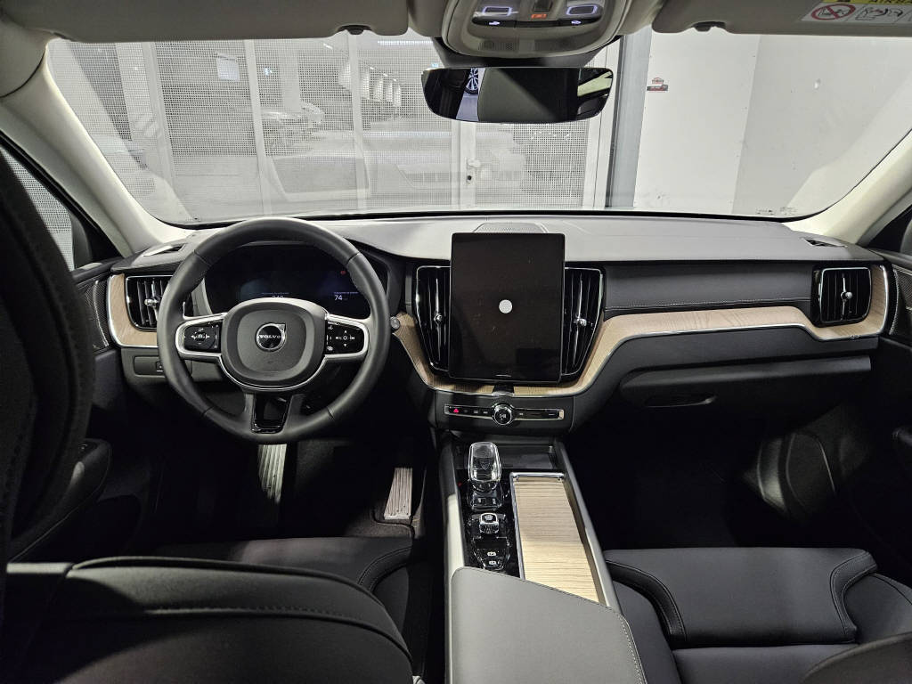 VOLVO XC60 2.0 T8 TE Ultra Bright eAWD-image-8