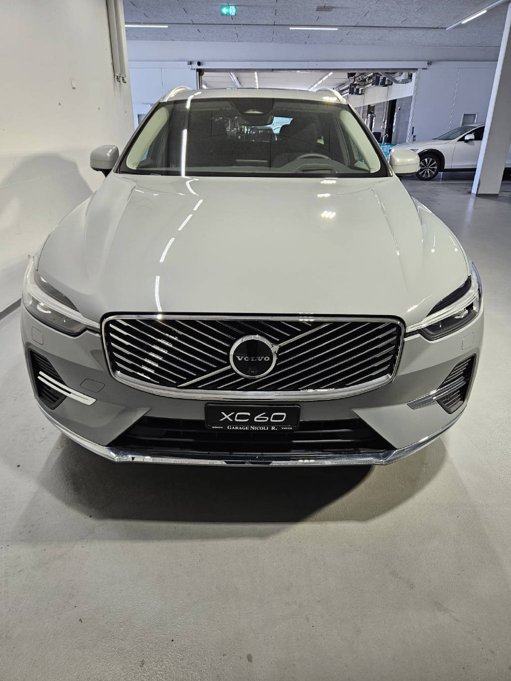 VOLVO XC60 2.0 T8 TE Ultra Bright eAWD-showroom-element-1