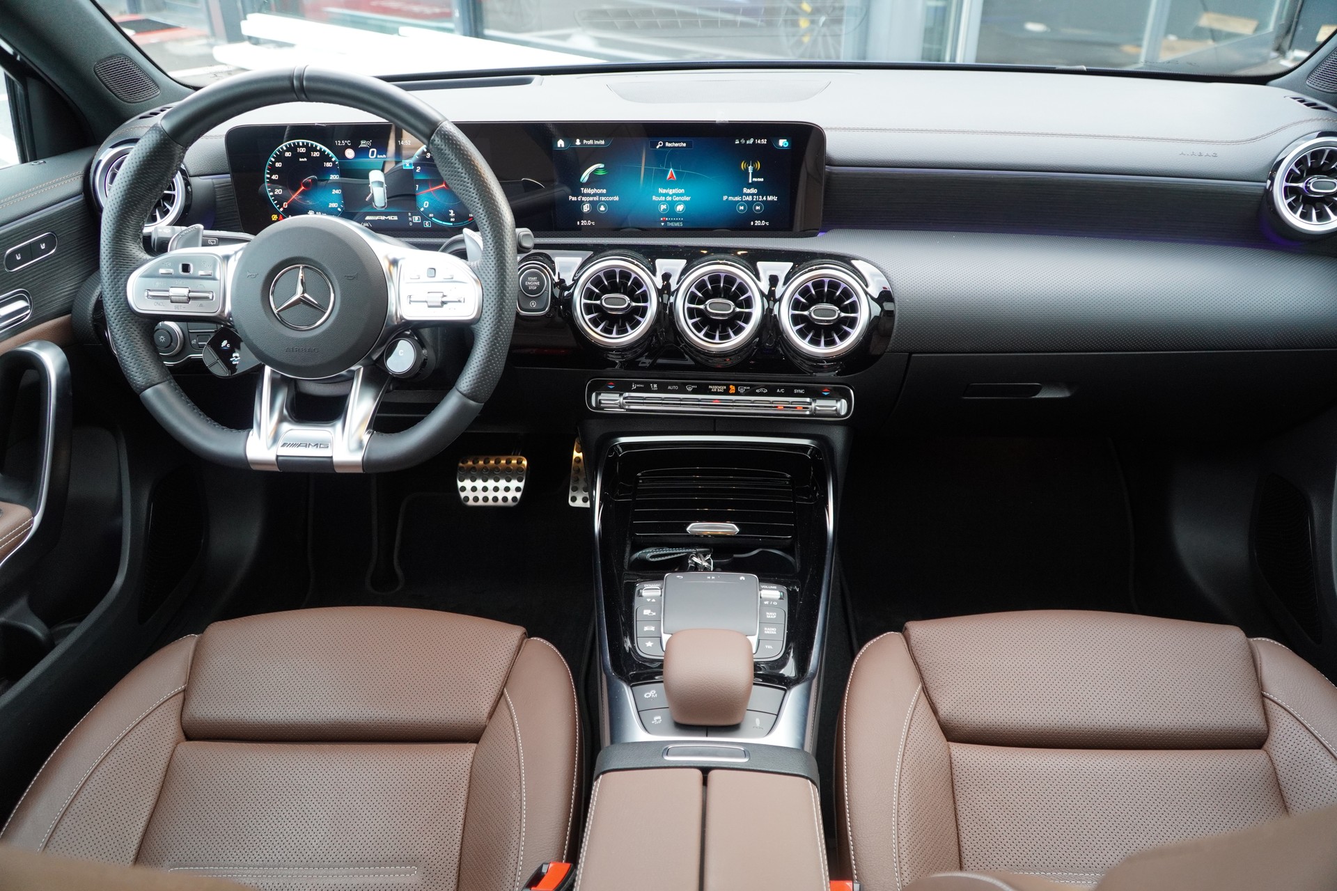 MERCEDES-BENZ A 35 AMG 4Matic Speedshift-image-10