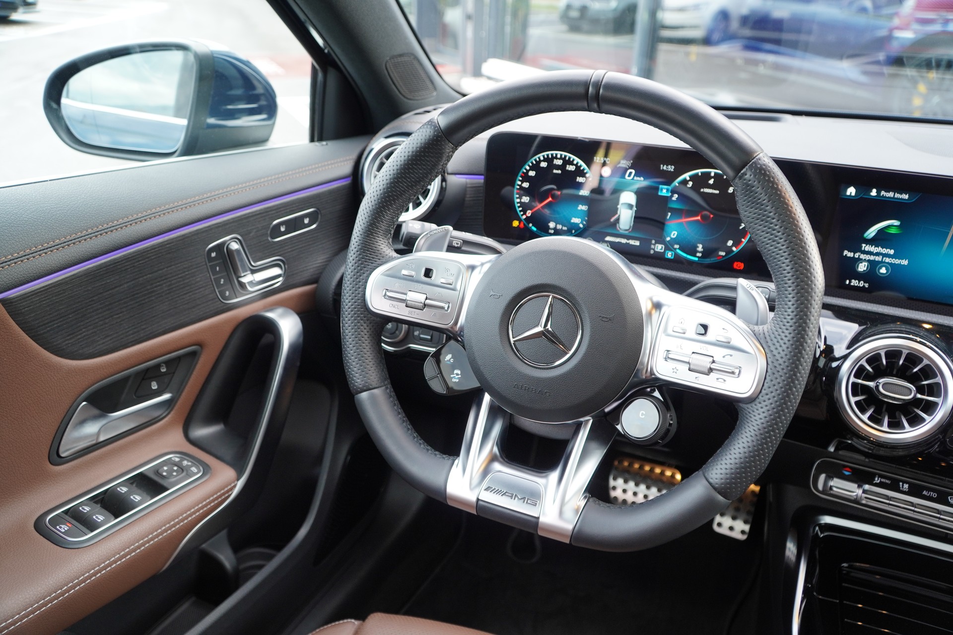 MERCEDES-BENZ A 35 AMG 4Matic Speedshift-image-24