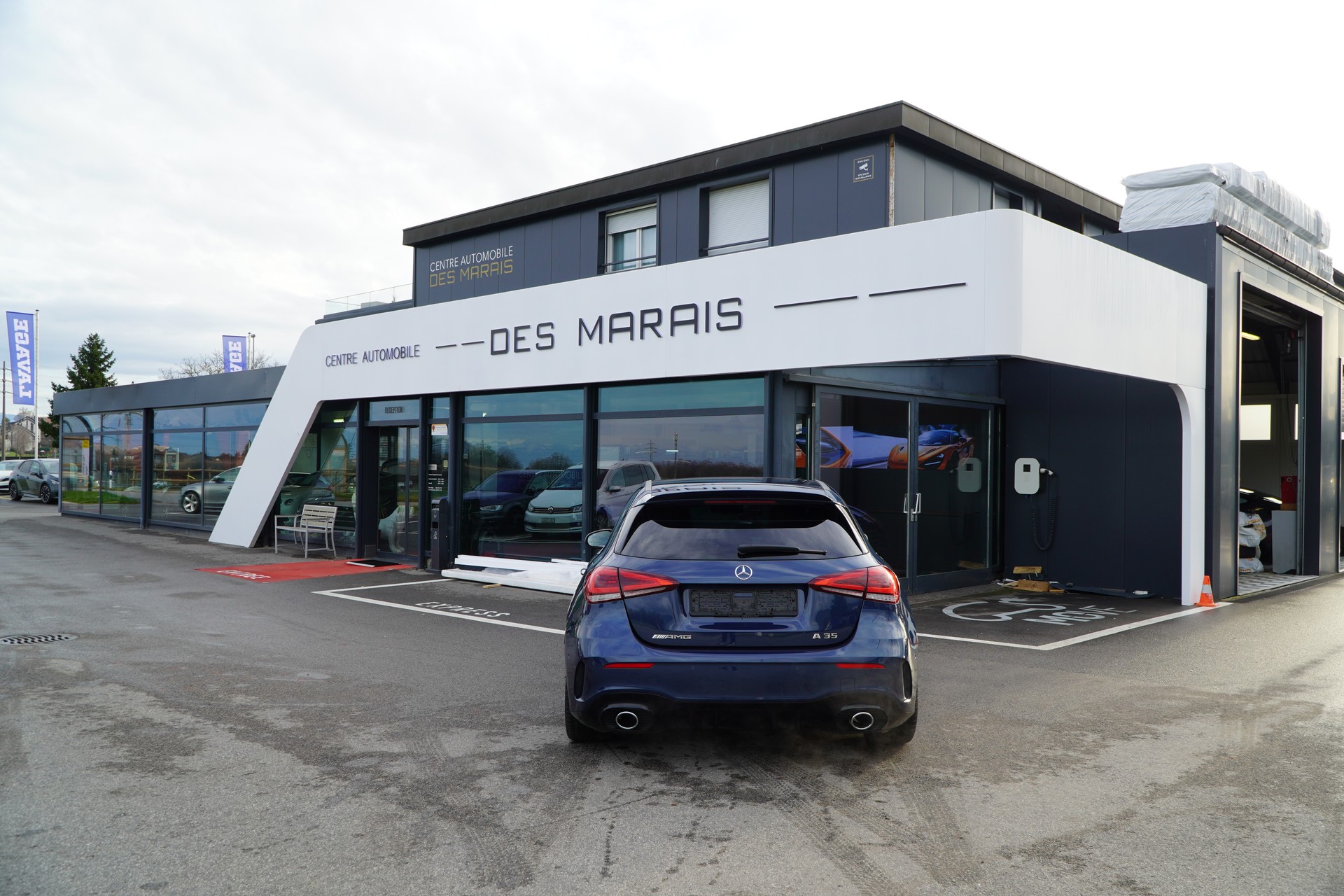 MERCEDES-BENZ A 35 AMG 4Matic Speedshift-image-5