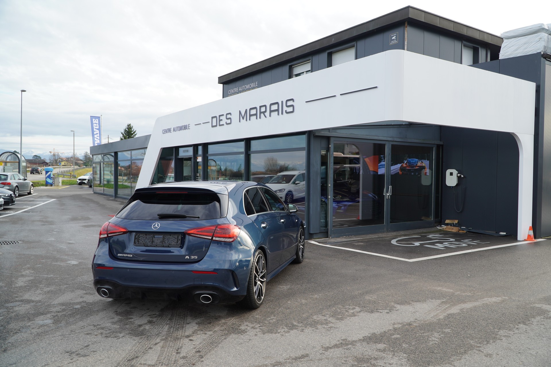 MERCEDES-BENZ A 35 AMG 4Matic Speedshift-image-7