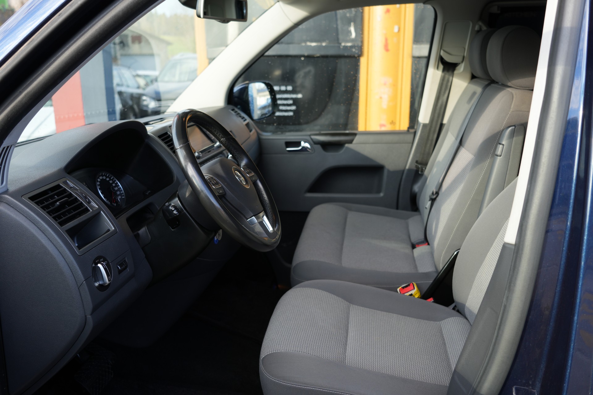 VW T5 Caravelle Comfortline 2.0 TDI CR DSG-image-8