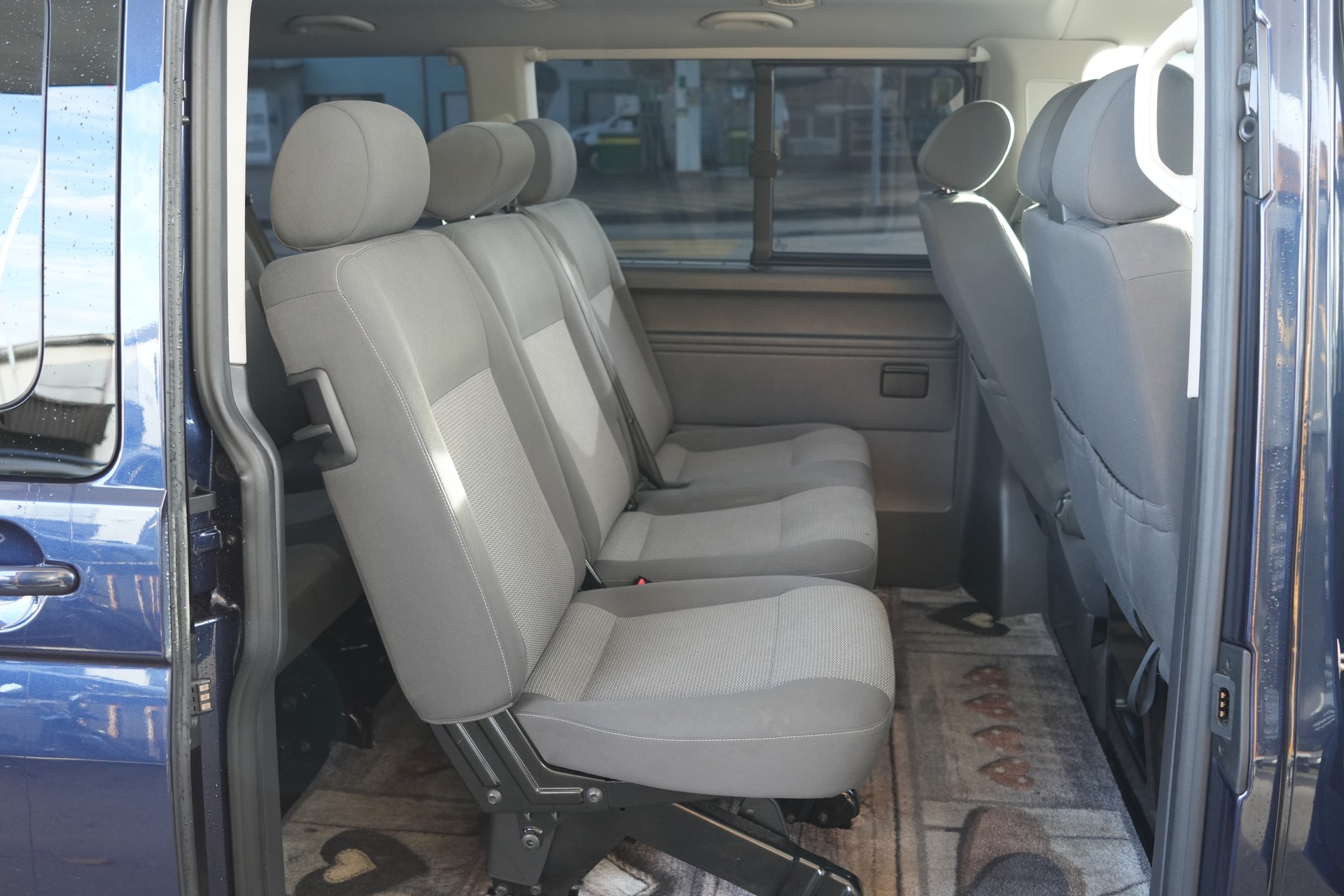 VW T5 Caravelle Comfortline 2.0 TDI CR DSG-image-11