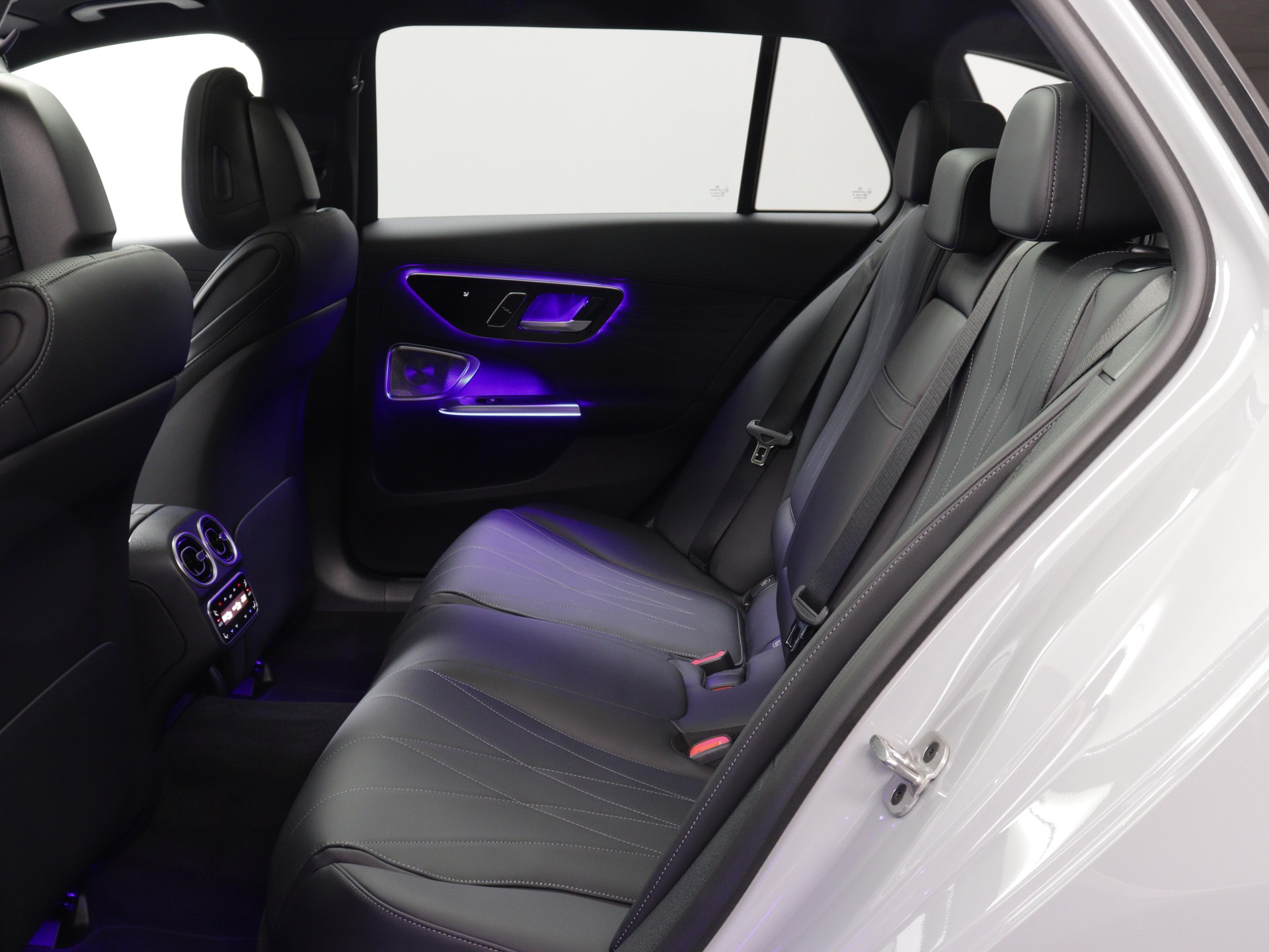 MERCEDES-BENZ C 220 d Swiss Star AMG Line 4matic Kombi-image-10