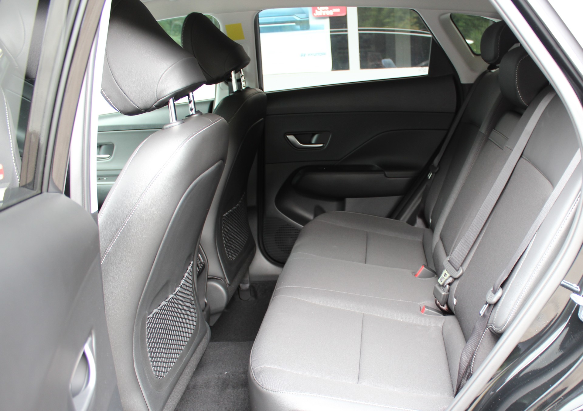 HYUNDAI Kona 1.6 GDi HEV Amplia DCT-image-10