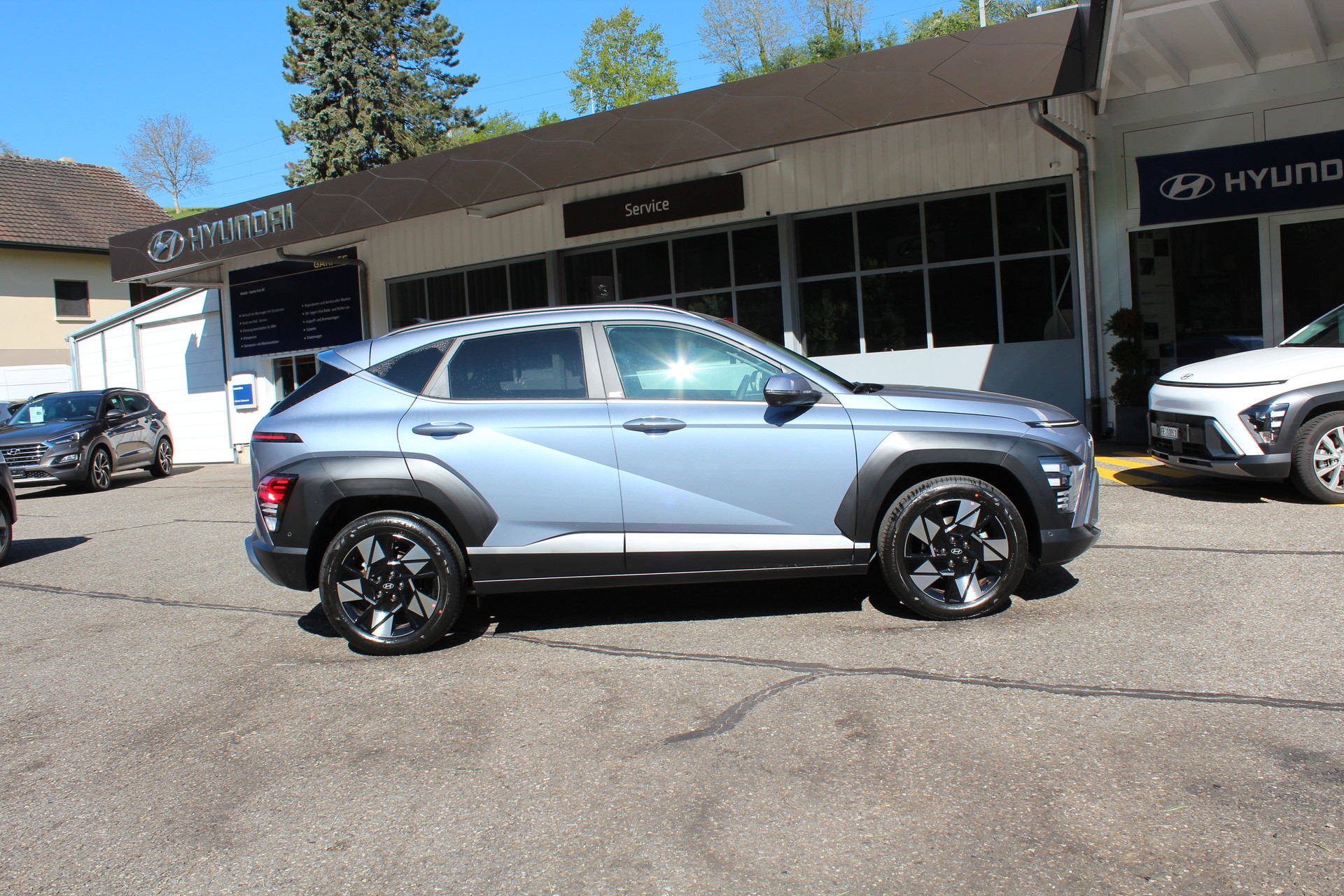 HYUNDAI Kona 1.6 GDi HEV Amplia DCT-showroom-element-2