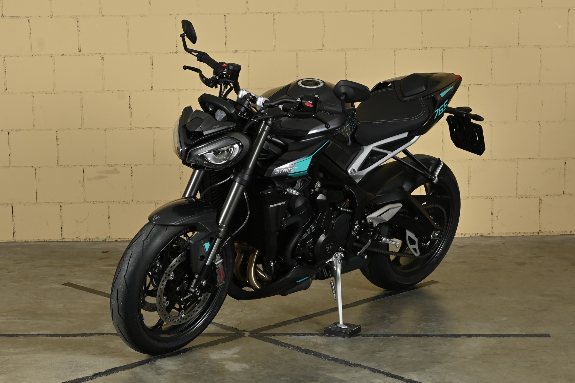 TRIUMPH Street Triple 765 RS-image-2