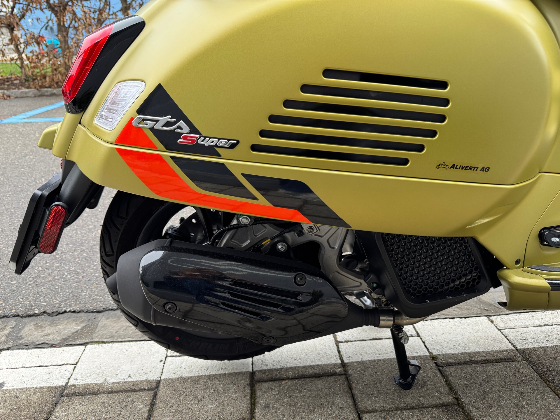 PIAGGIO Vespa GTS 125 Super Sport RST Euro 5+-image-12